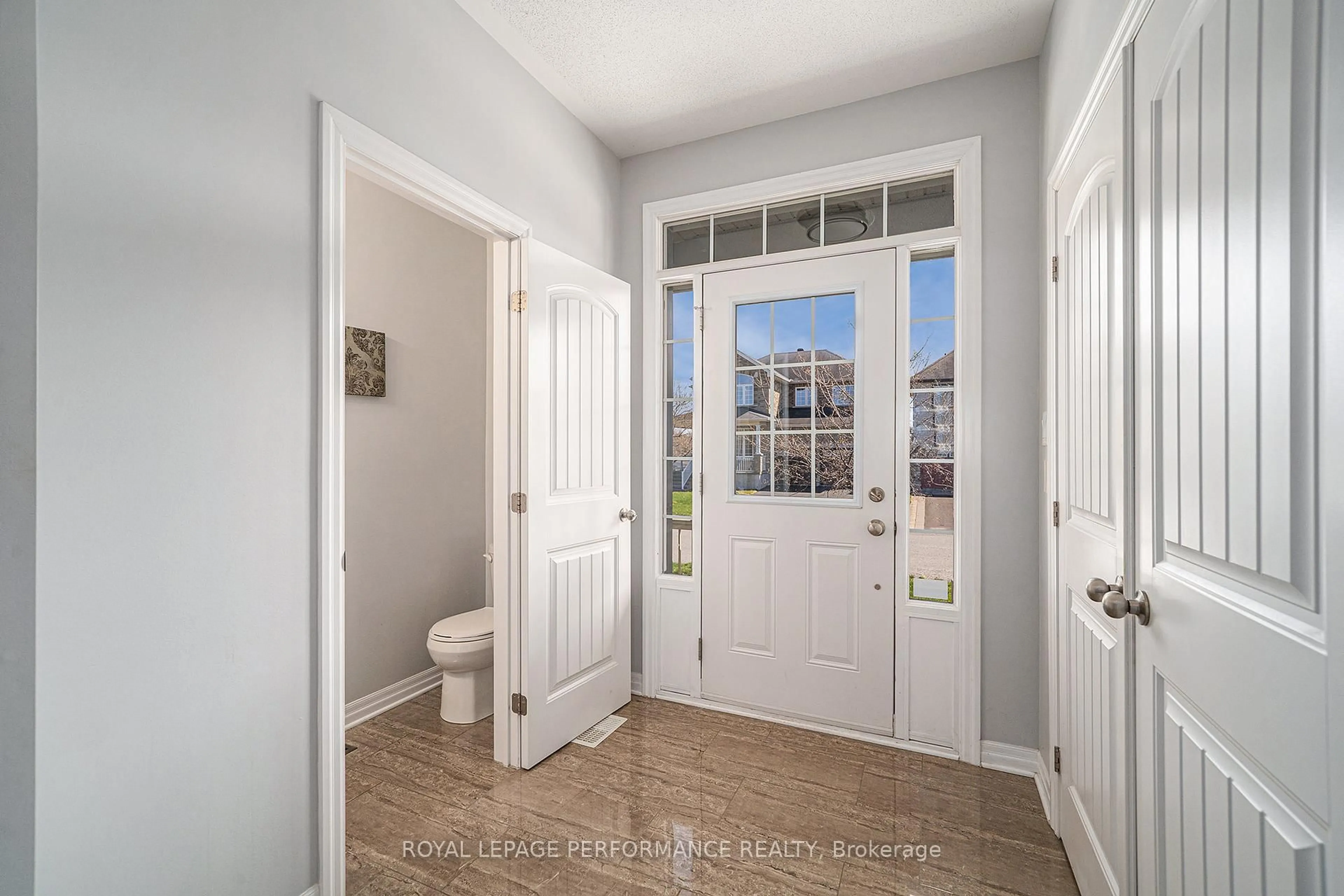 Indoor entryway for 129 Winterhaven Dr, Ottawa Ontario K1W 0H4