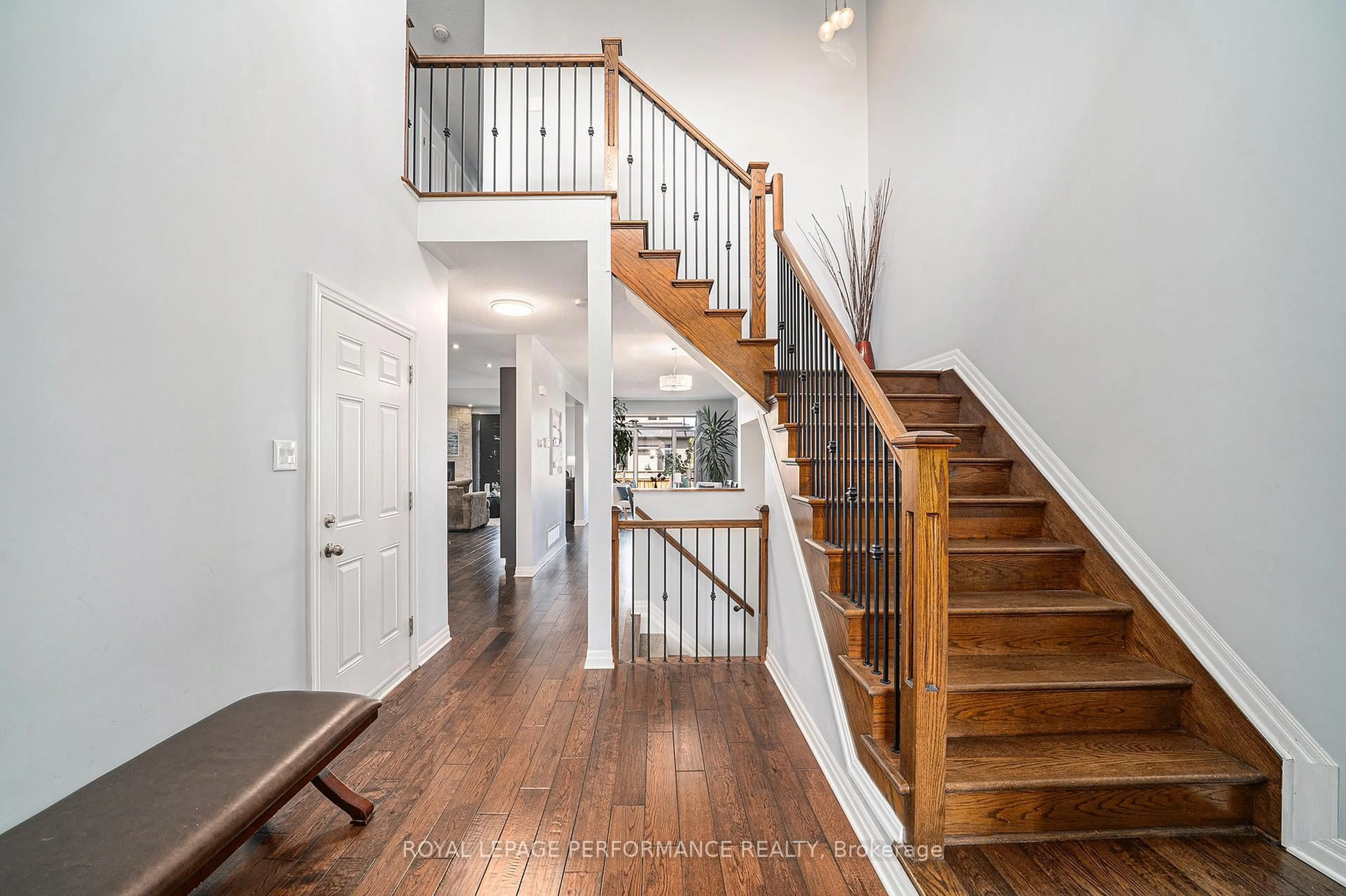 Indoor entryway for 129 Winterhaven Dr, Ottawa Ontario K1W 0H4