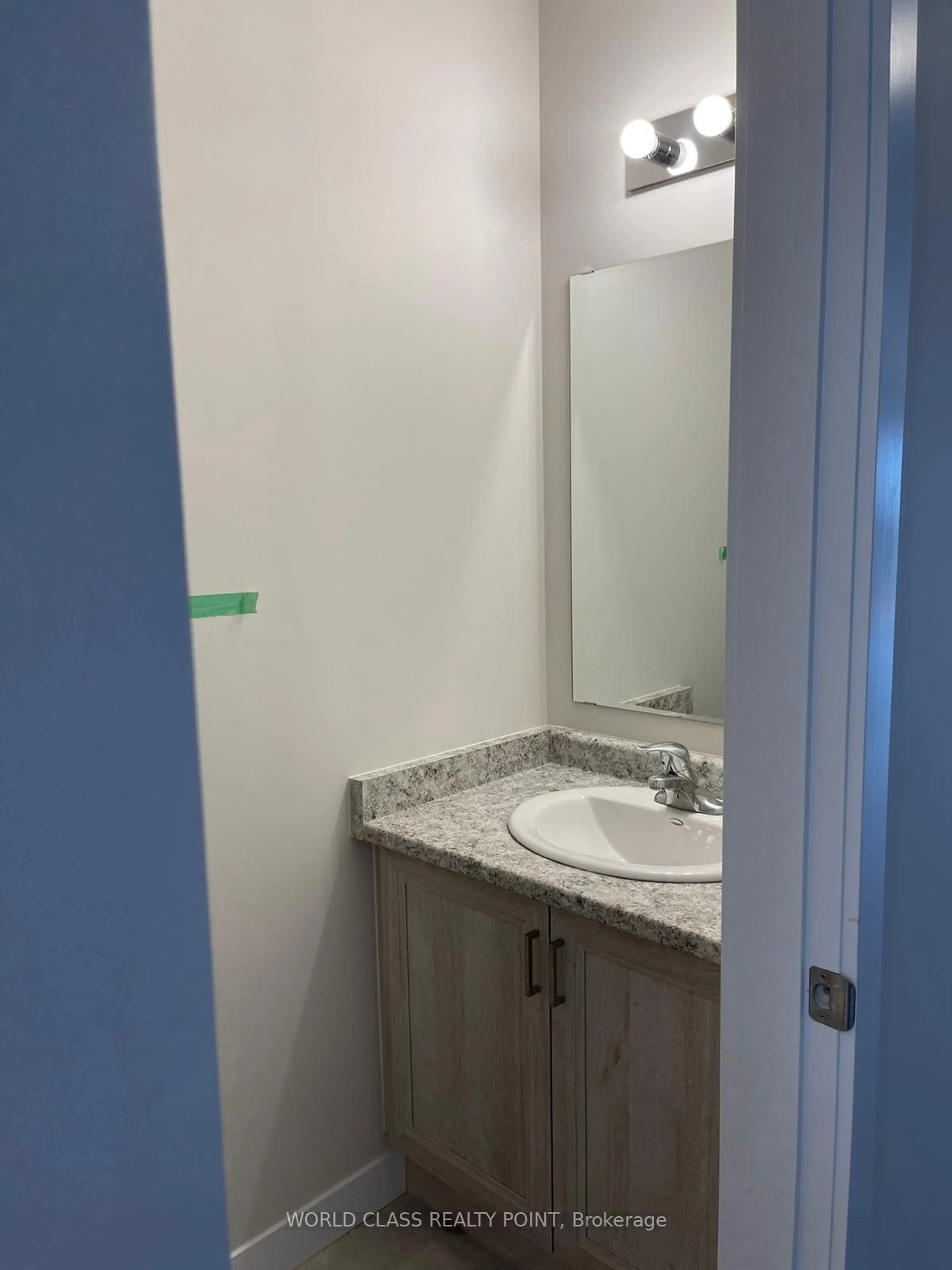Standard bathroom, unknown for 160 Stanley St #3, Norfolk Ontario N3Y 0G6
