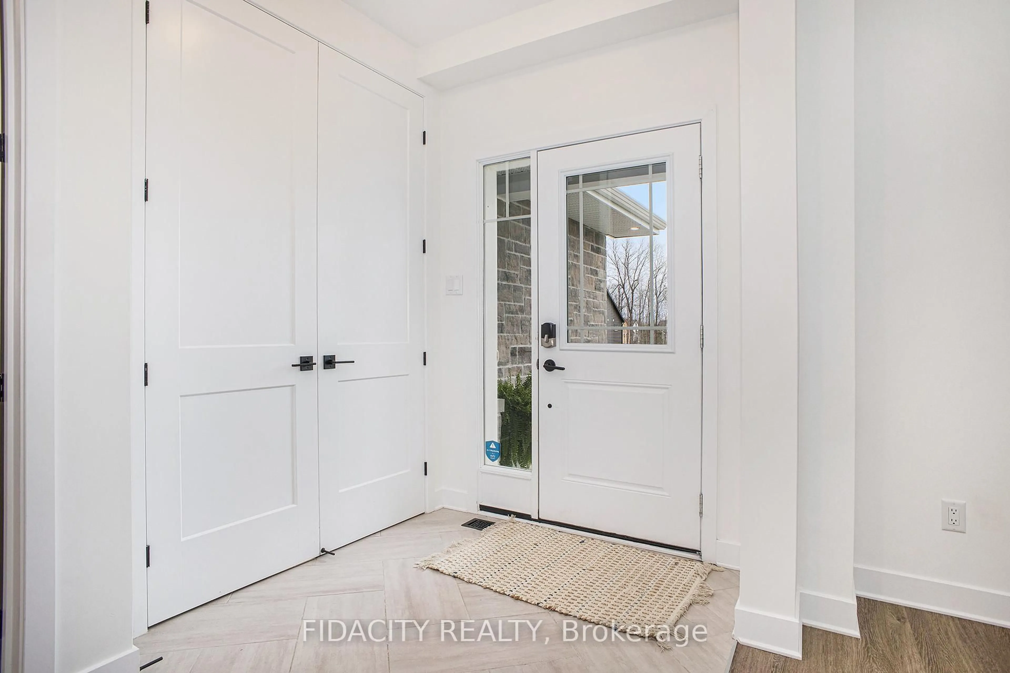 Indoor entryway for 258 Antler Crt, Almonte Ontario K0A 1A0