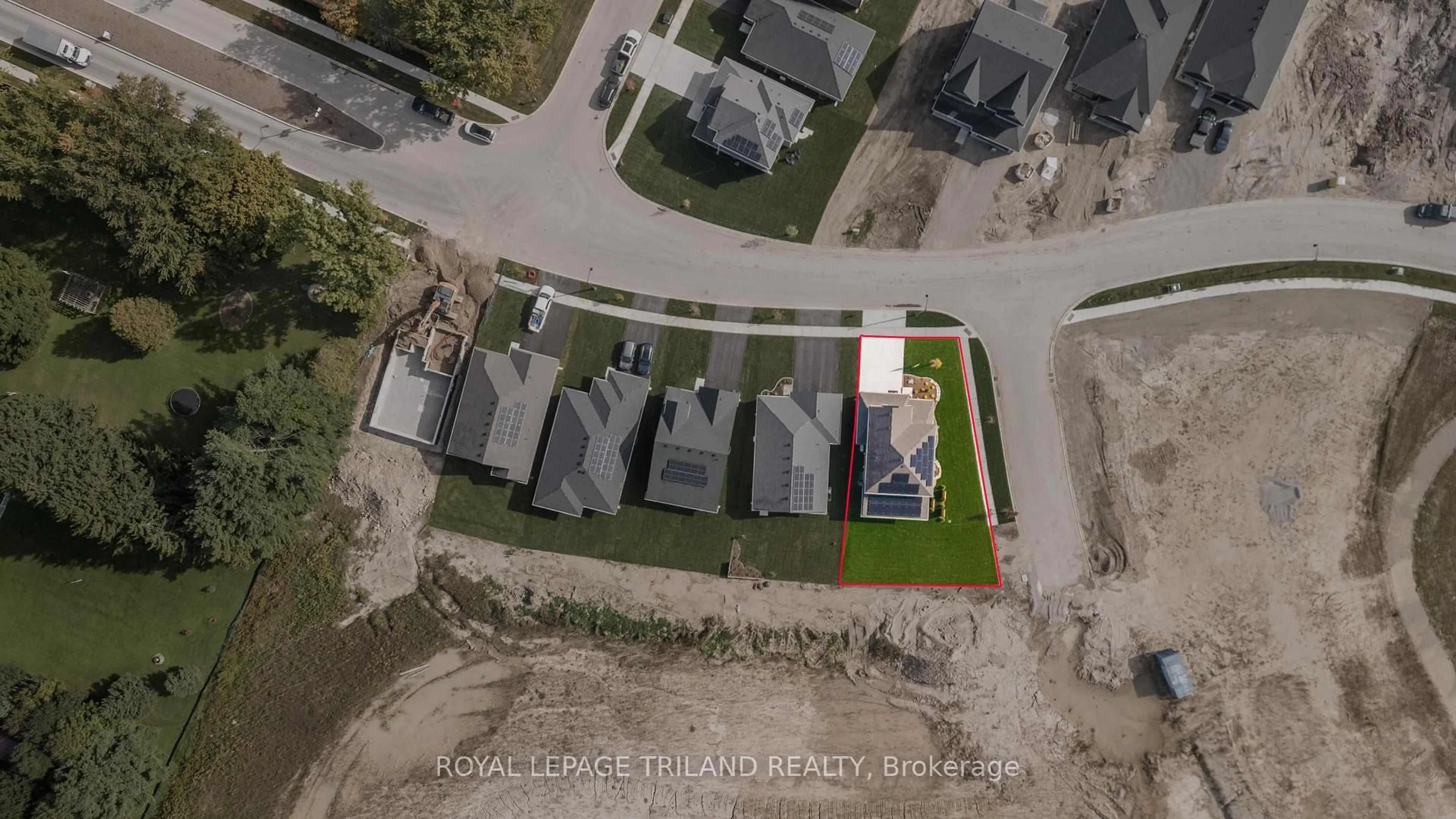 A pic from outside/outdoor area/front of a property/back of a property/a pic from drone, street for 31 SNOWY OWL Tr, Central Elgin Ontario N5R 0M6
