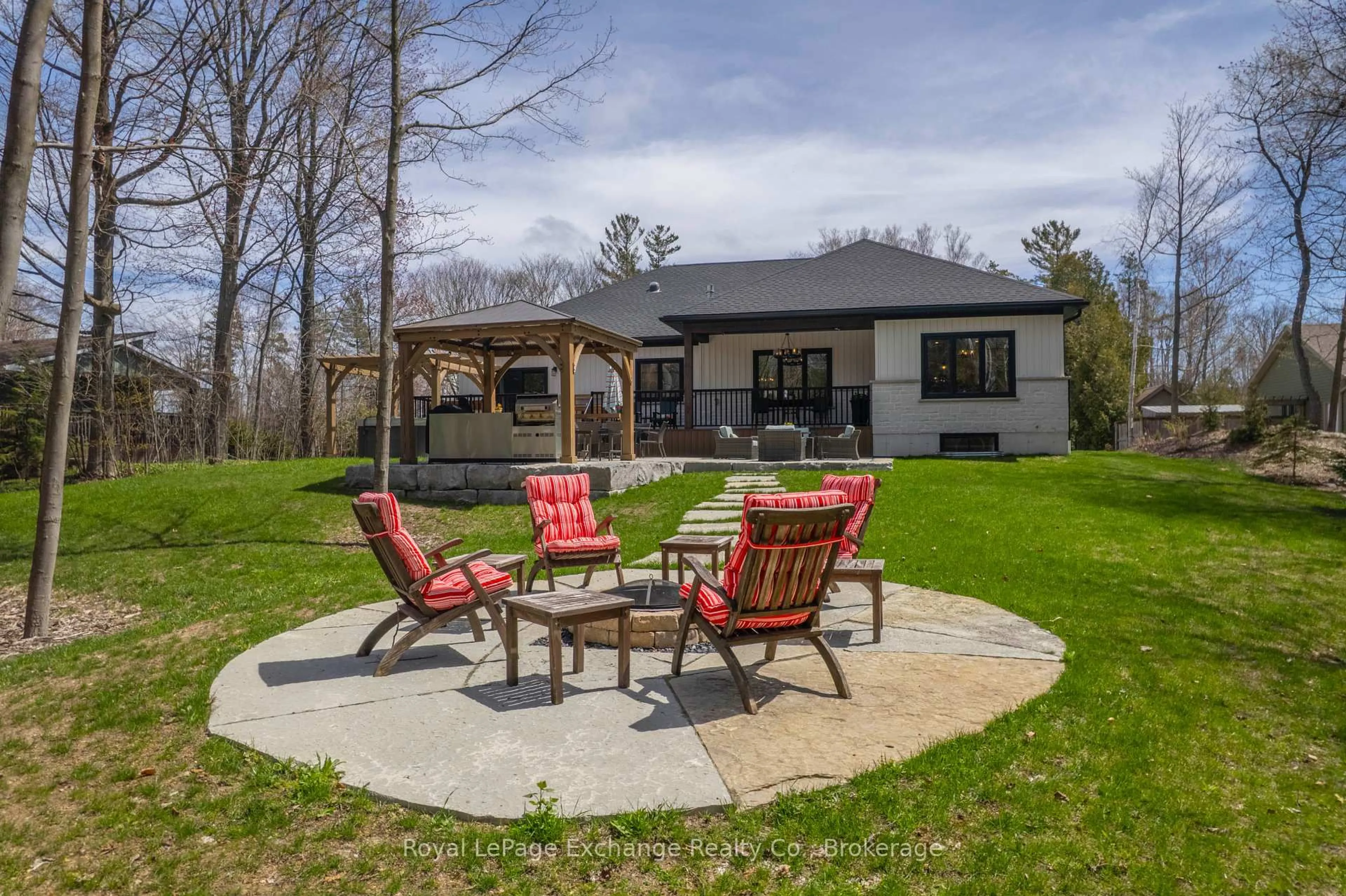 Patio, water/lake/river/ocean view for 339 Lake Range Dr, Huron-Kinloss Ontario N0G 2R0