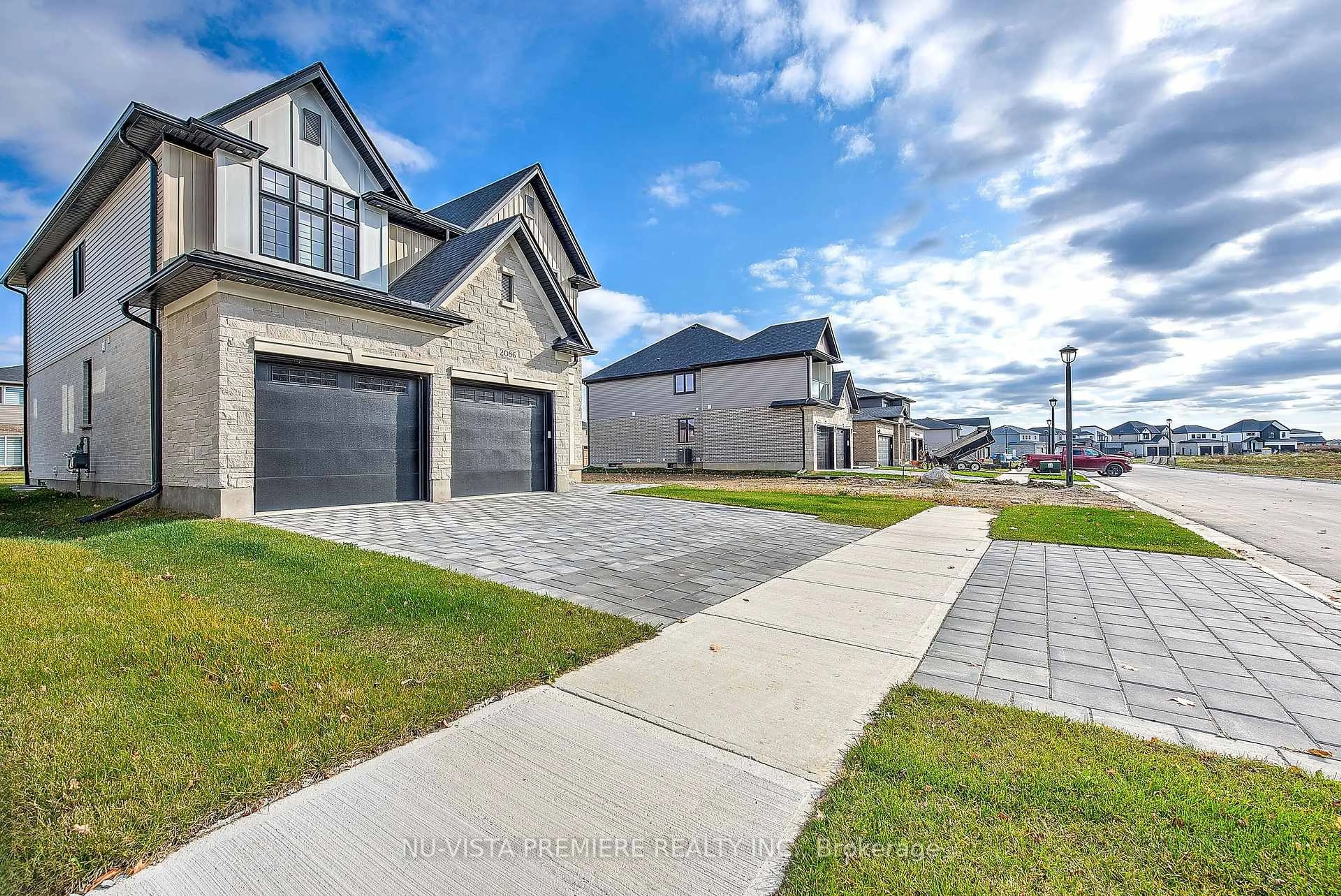 Unknown for 2086 Saddlerock Ave, London North Ontario N6G 3W3