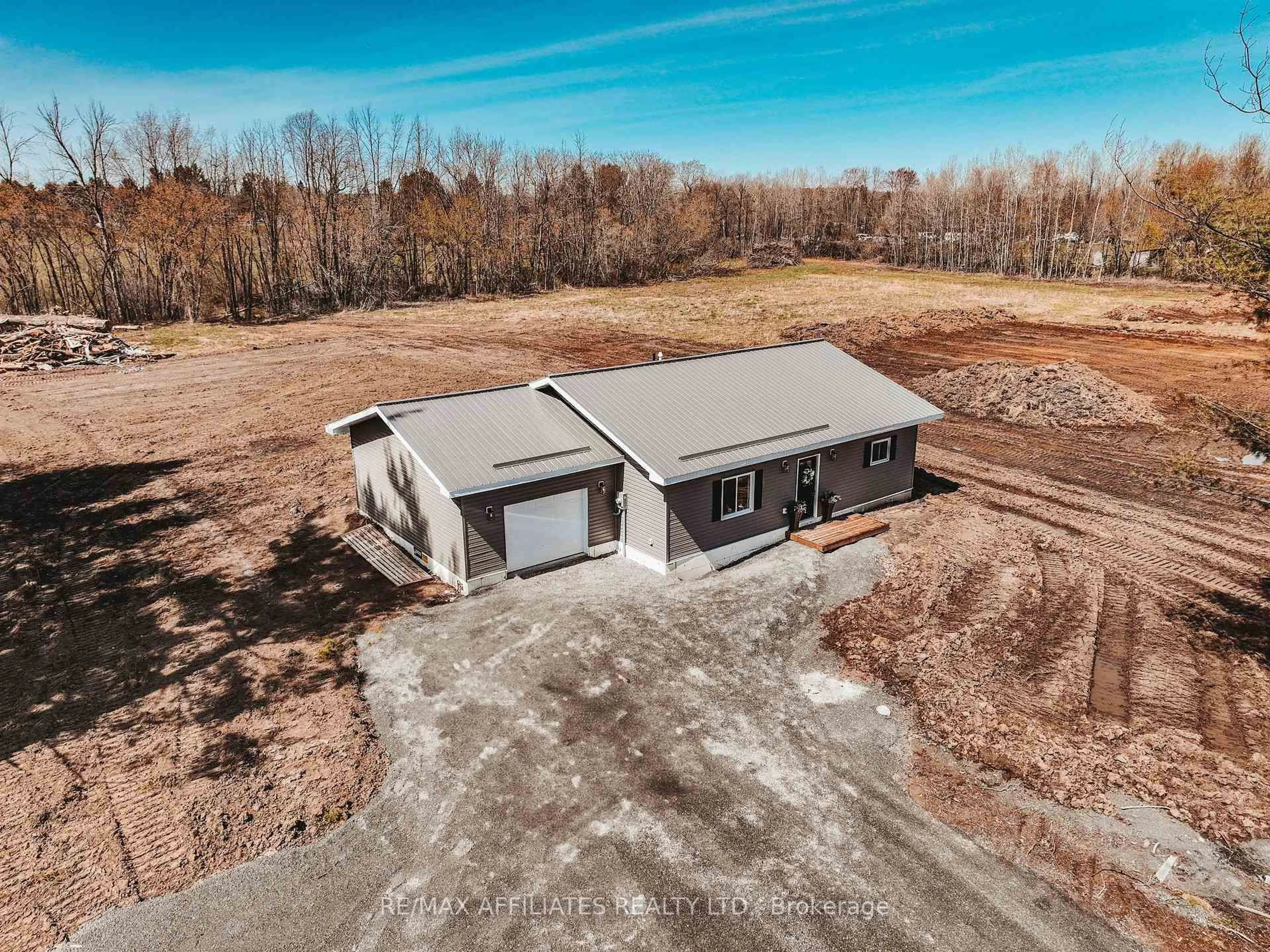 A pic from outside/outdoor area/front of a property/back of a property/a pic from drone, building for 10379 Hanesville Rd, South Dundas Ontario K0E 1C0