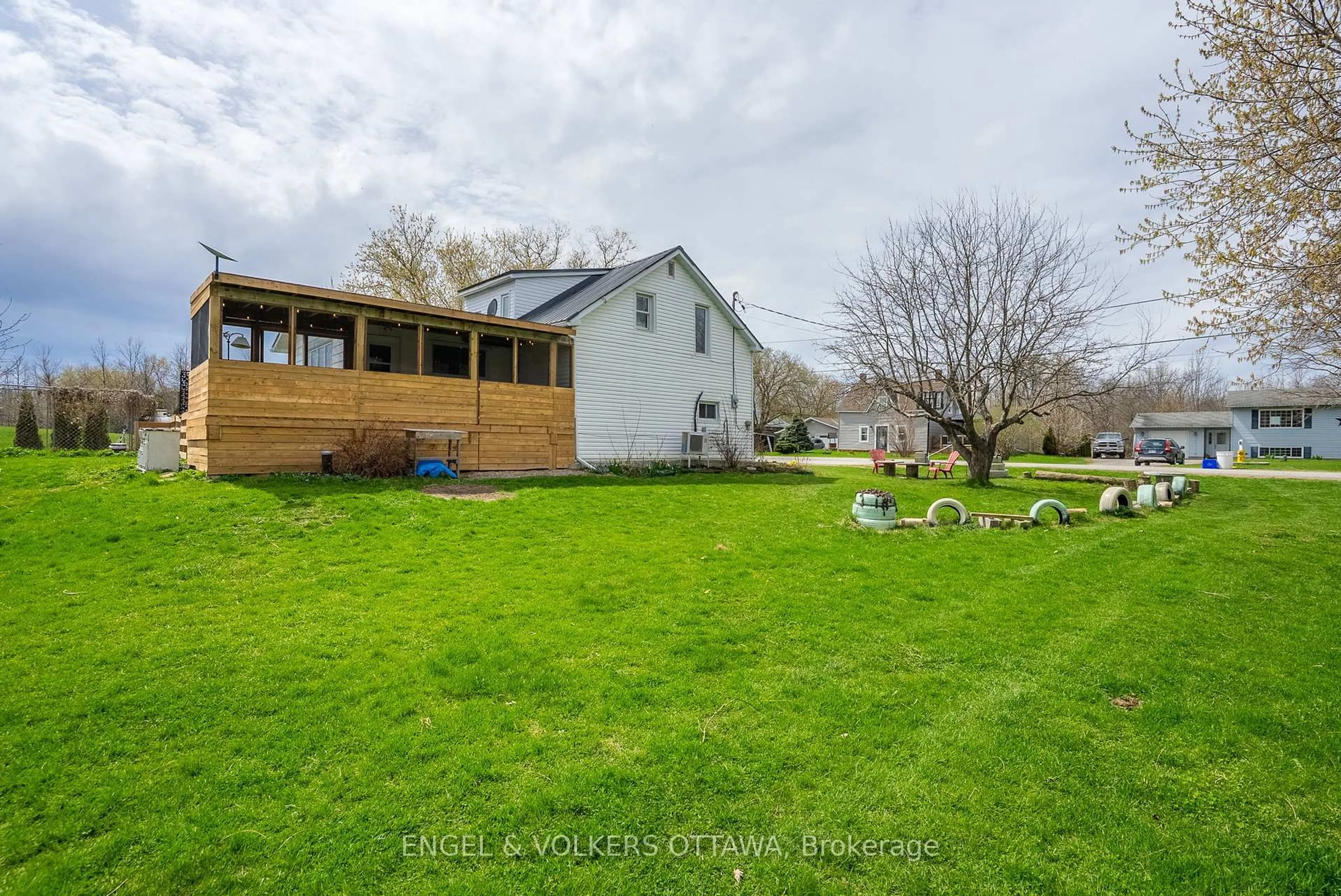 A pic from outside/outdoor area/front of a property/back of a property/a pic from drone, water/lake/river/ocean view for 179 Church St, Beckwith Ontario K7A 0K2