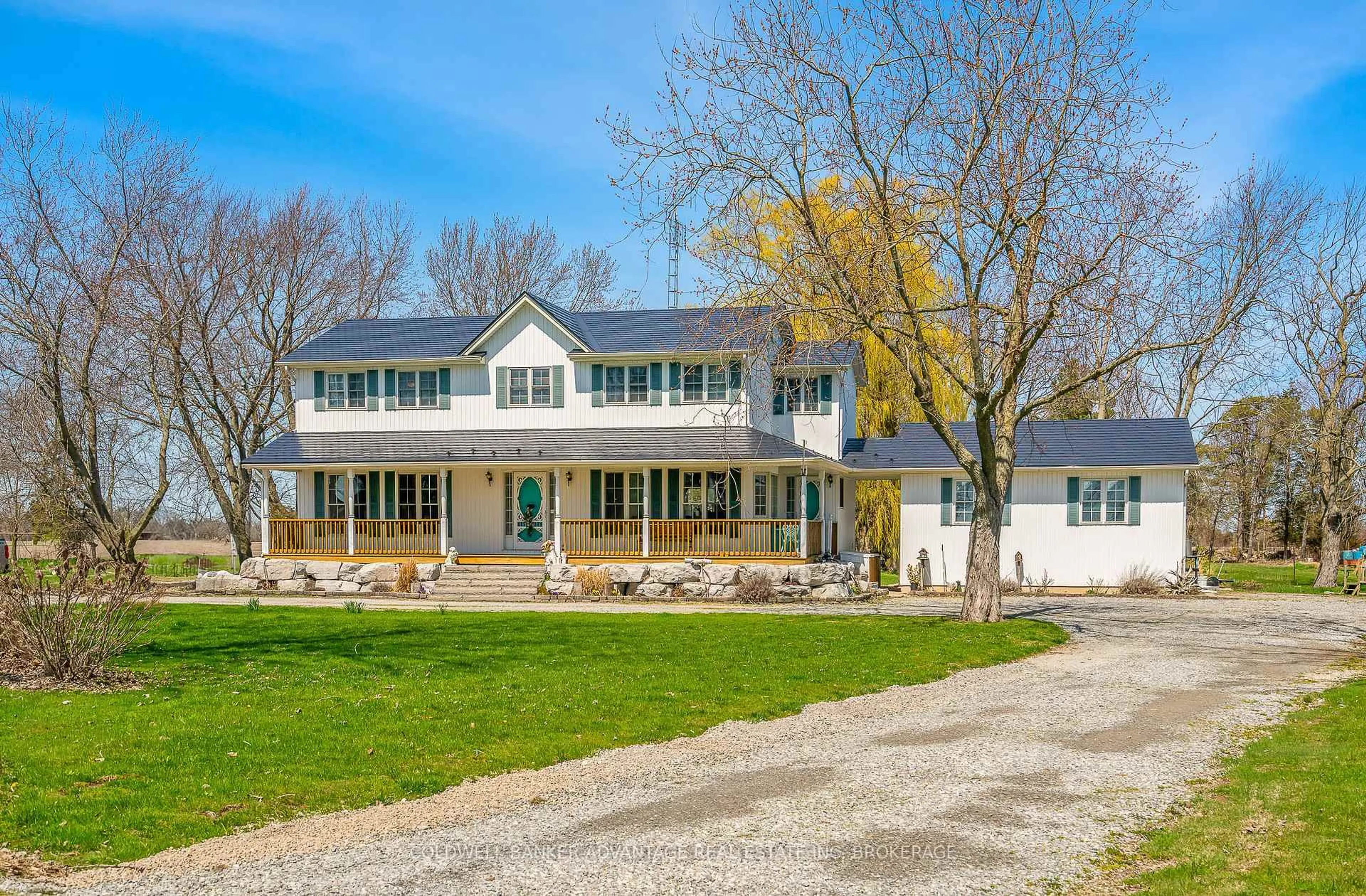 Home with vinyl exterior material, street for 13182 Lakeshore Rd, Haldimand Ontario L0S 1V0