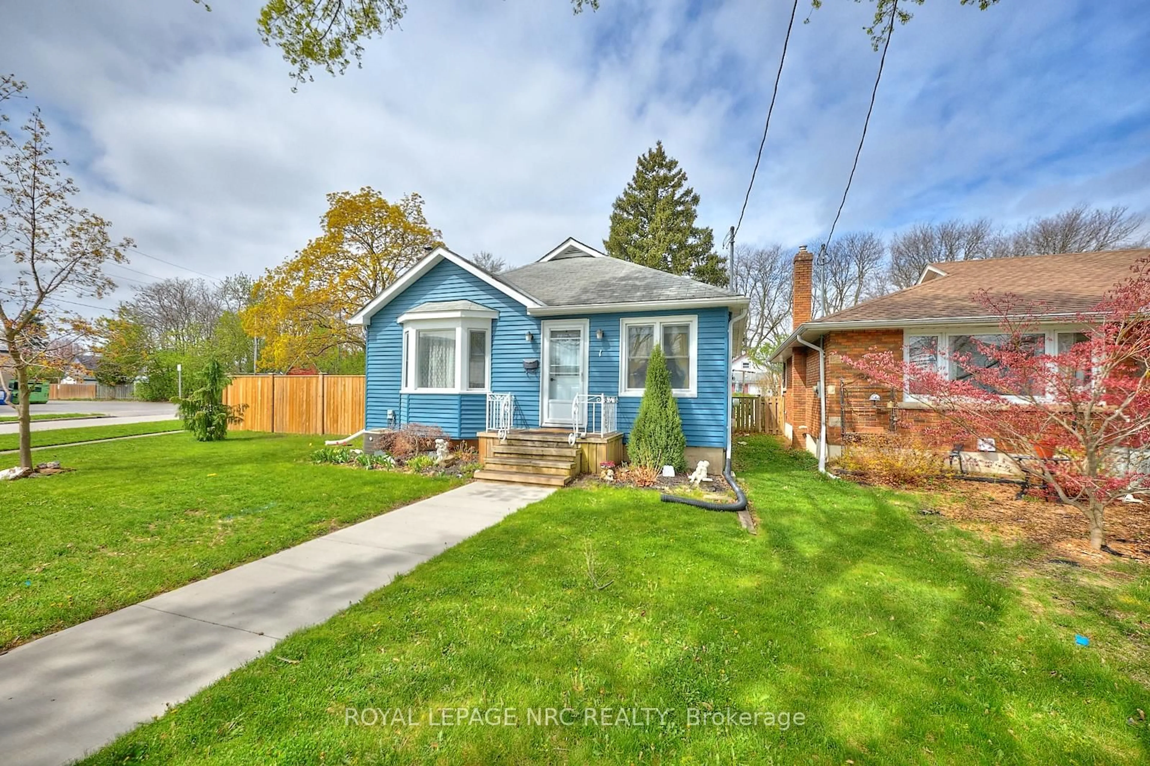 Unknown for 1 Thorndale Ave, St. Catharines Ontario L2R 6A2