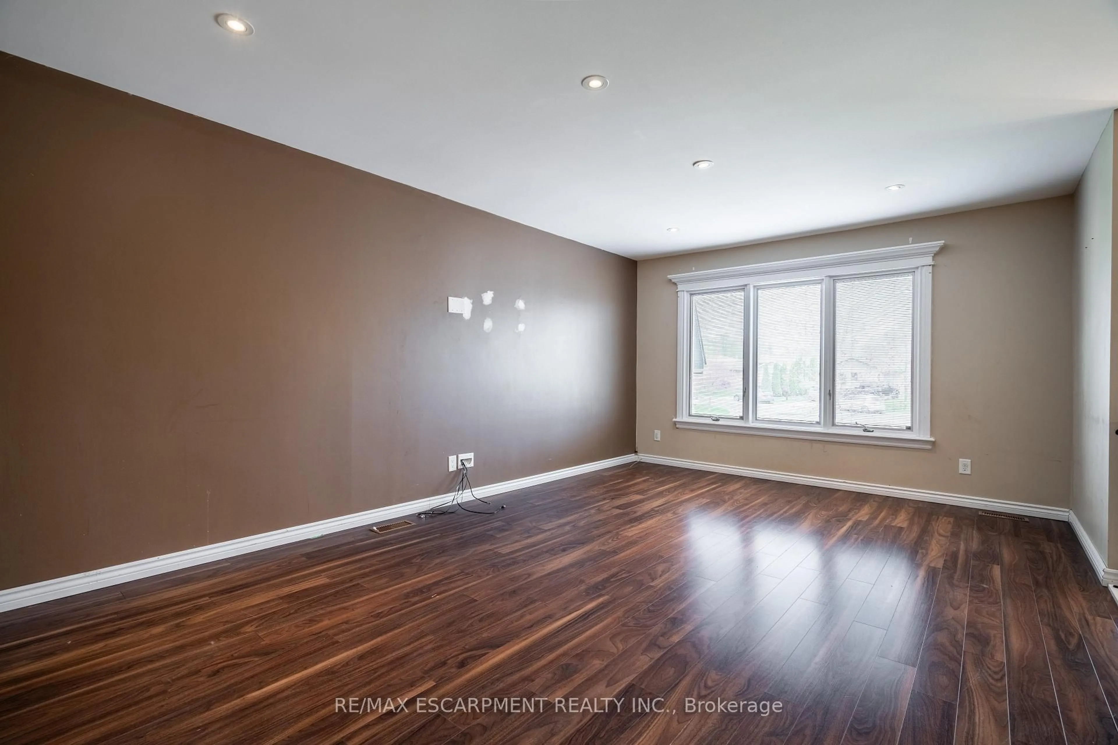A pic of a room for 7623 RAINBOW Cres, Niagara Falls Ontario L2G 7K5