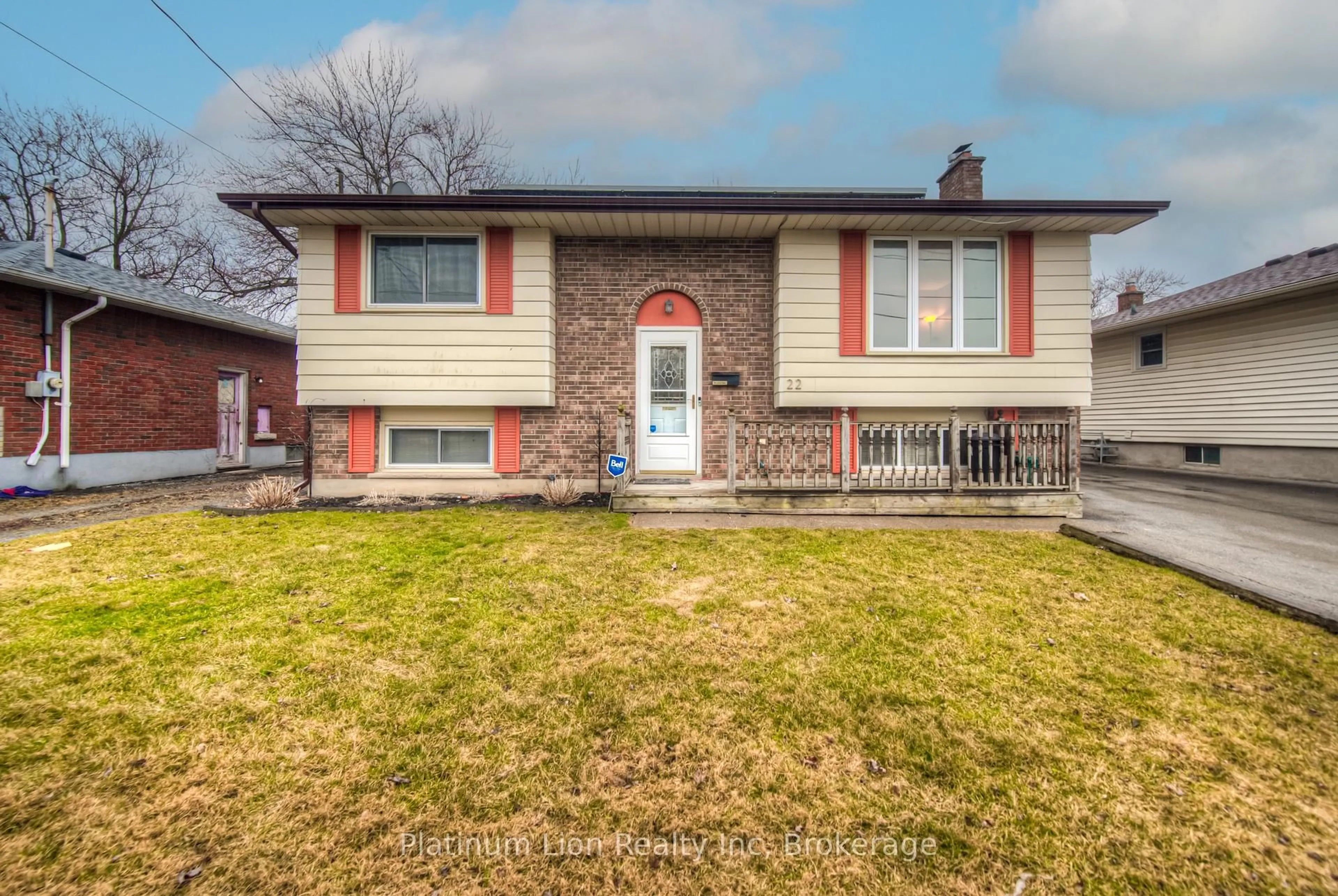 Unknown for 22 Battersea Ave, St. Catharines Ontario L2P 1L7