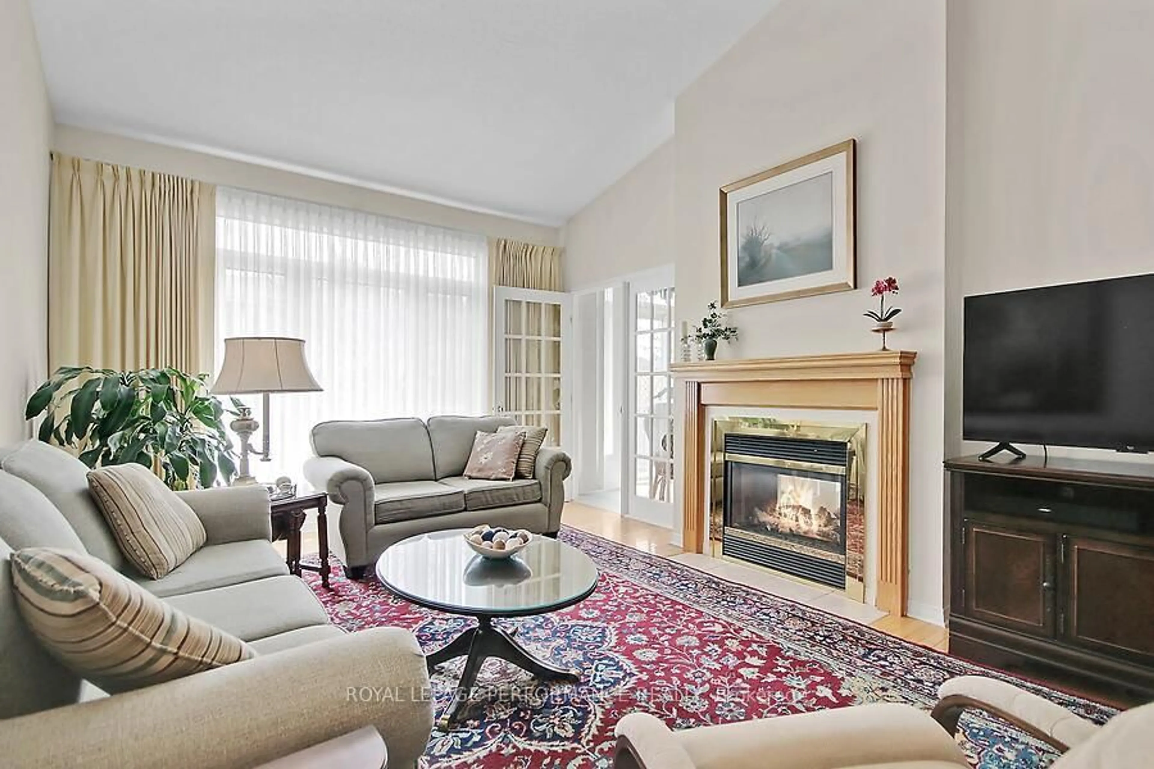 Living room with furniture, unknown for 6 Briardale Cres, Ottawa Ontario K2E 1C2