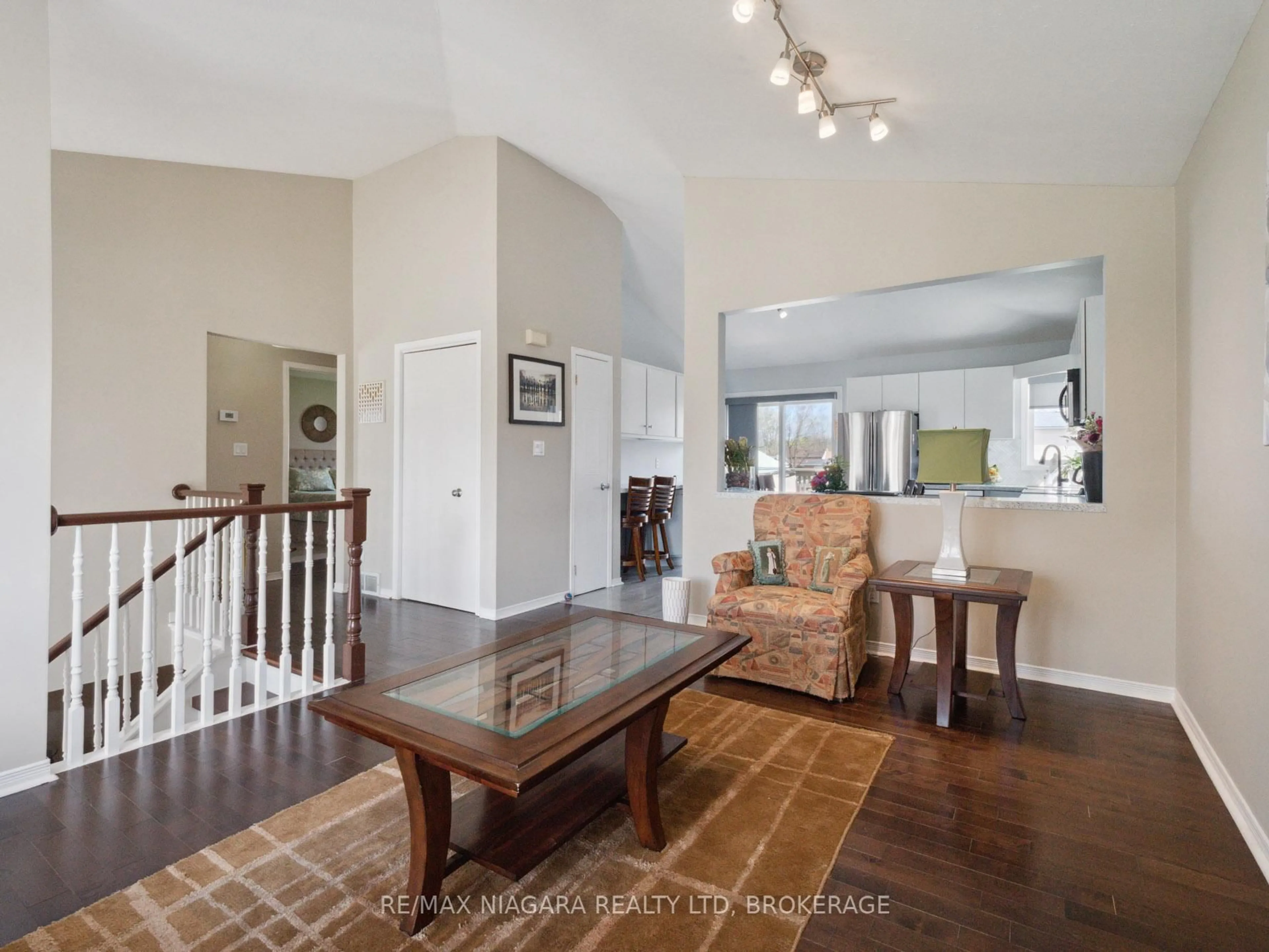 Indoor entryway for 3564 Hill St, Fort Erie Ontario L0S 1S0