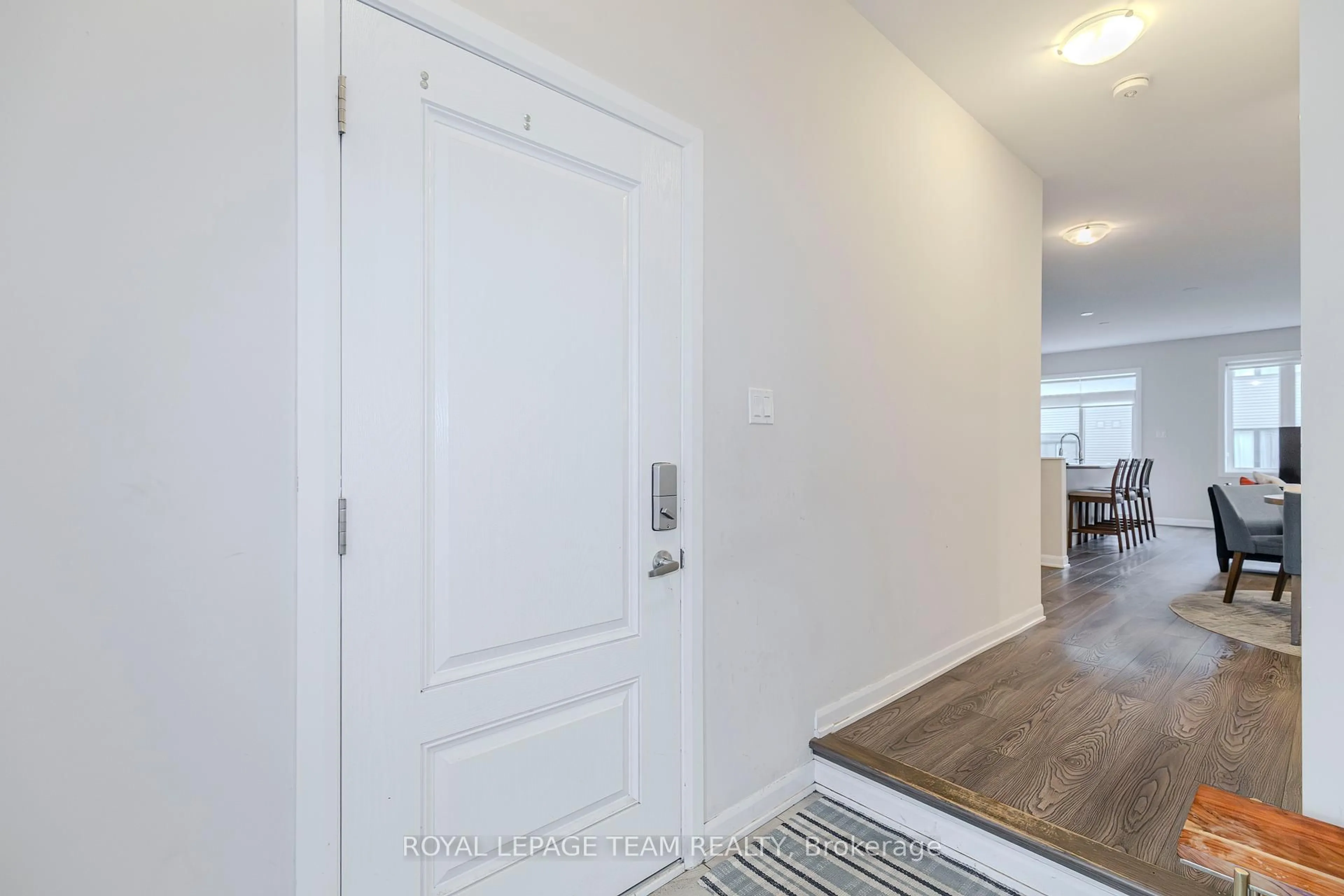 Indoor entryway for 2004 Caltra Cres, Ottawa Ontario K2J 6V4