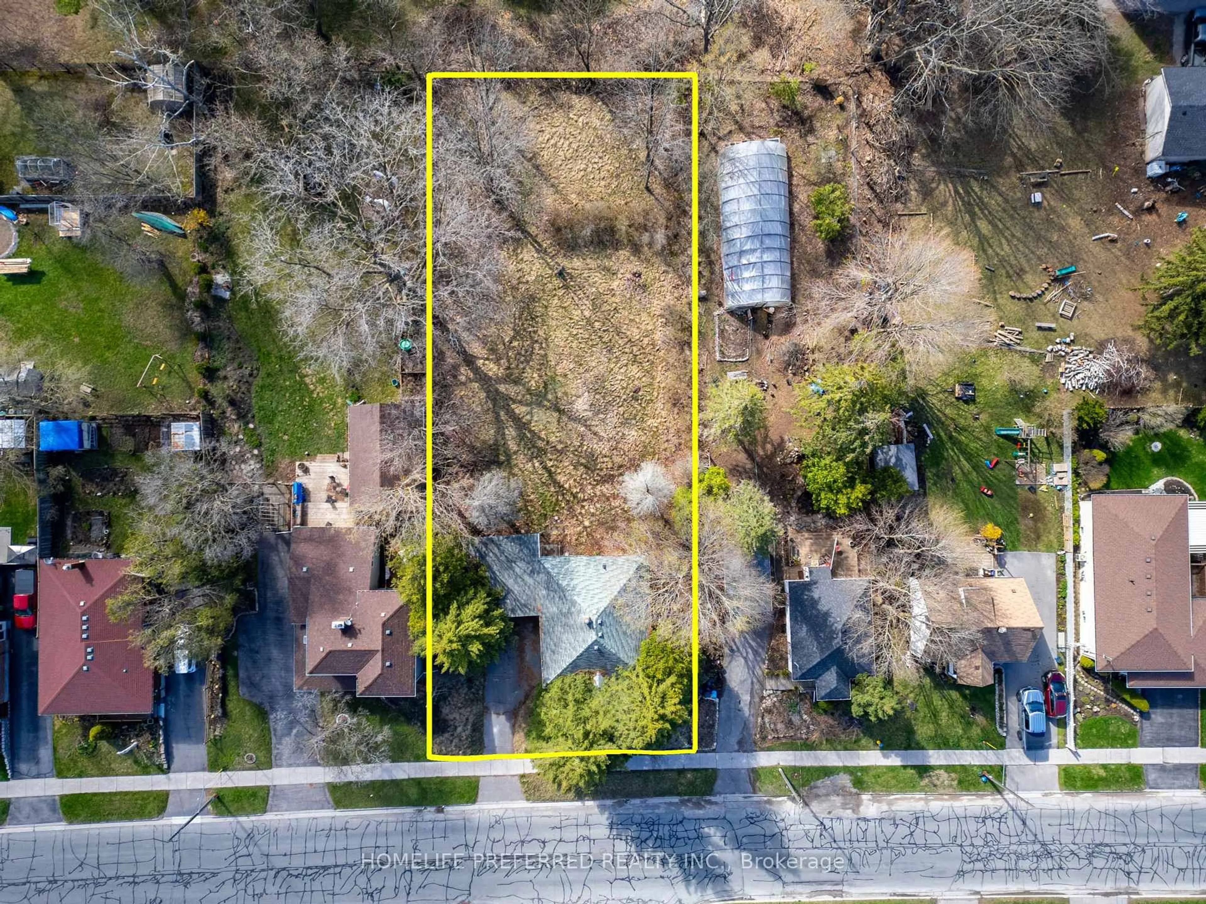 A pic from outside/outdoor area/front of a property/back of a property/a pic from drone, street for 119 Dumble Ave, Peterborough North Ontario K9H 5A9