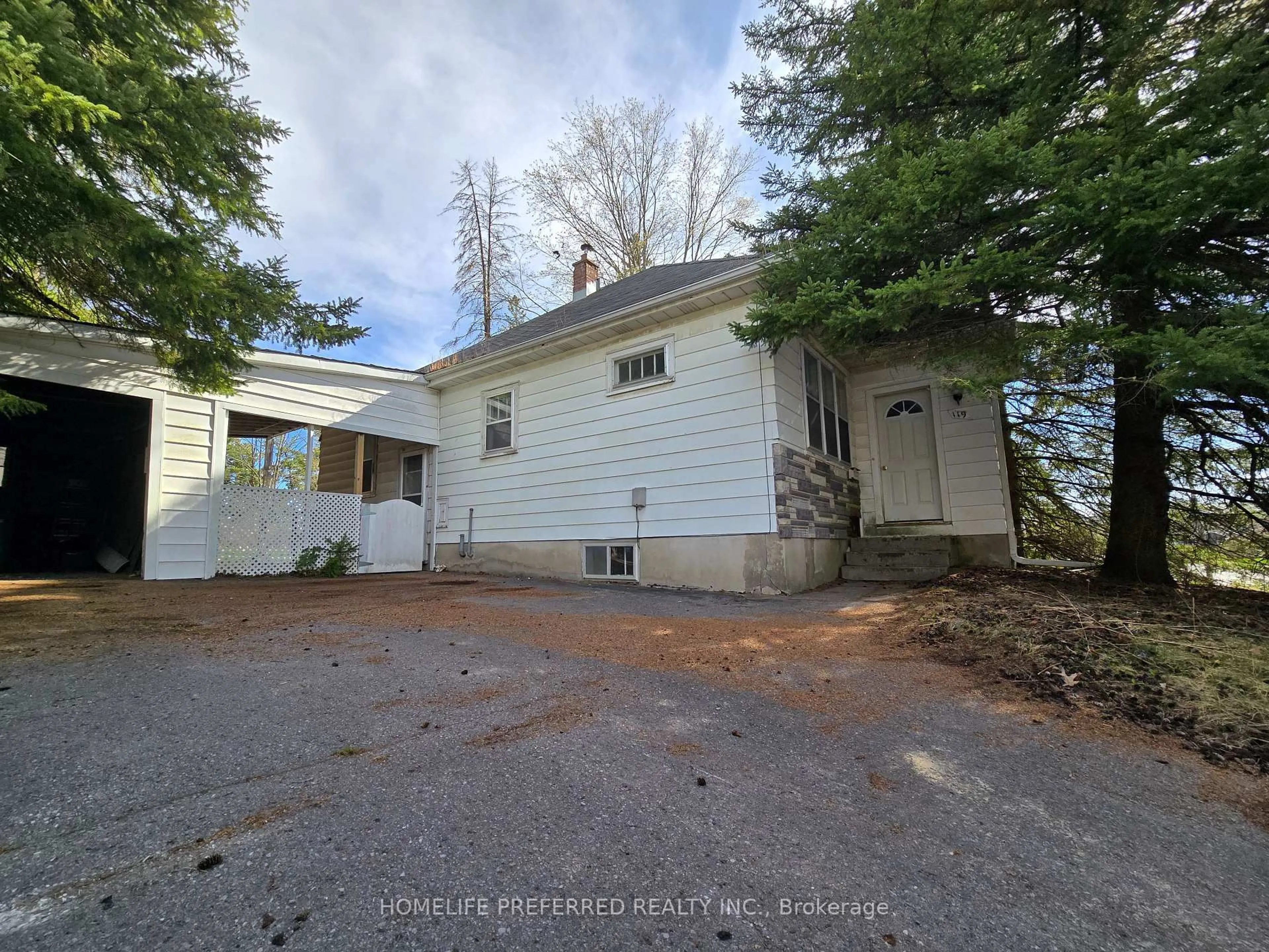 A pic from outside/outdoor area/front of a property/back of a property/a pic from drone, street for 119 Dumble Ave, Peterborough North Ontario K9H 5A9