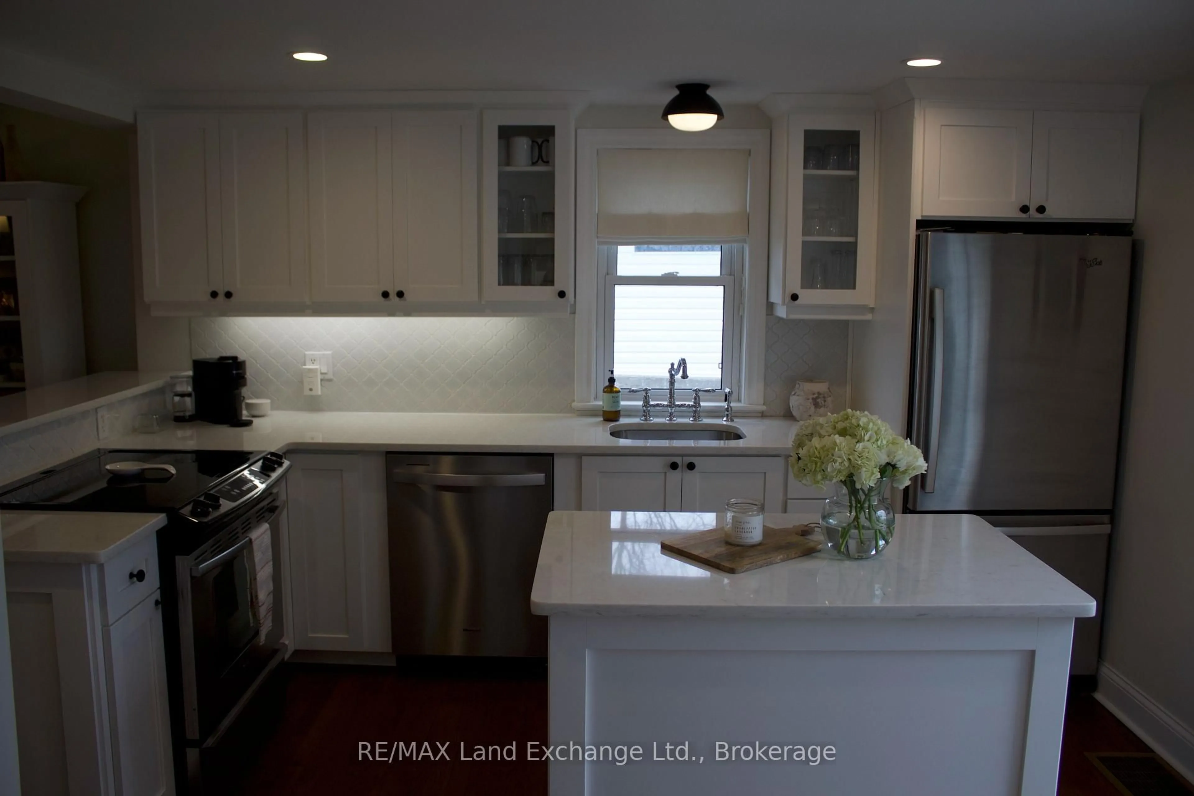 Open concept kitchen, unknown for 853 Olde Victoria St, Kincardine Ontario N2Z 2B6