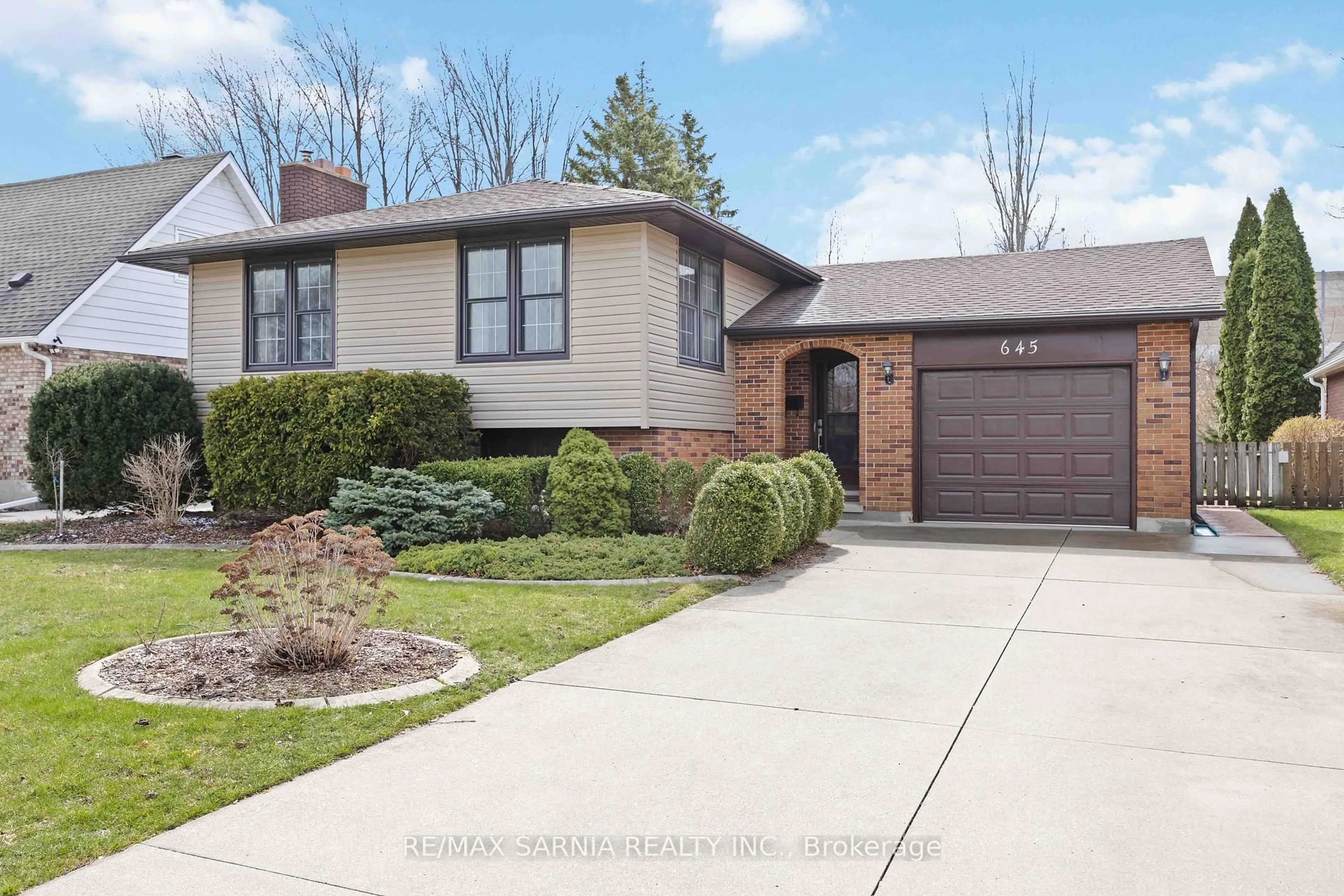 Home with brick exterior material, street for 645 Winchester Cres, Sarnia Ontario N7S 4P6