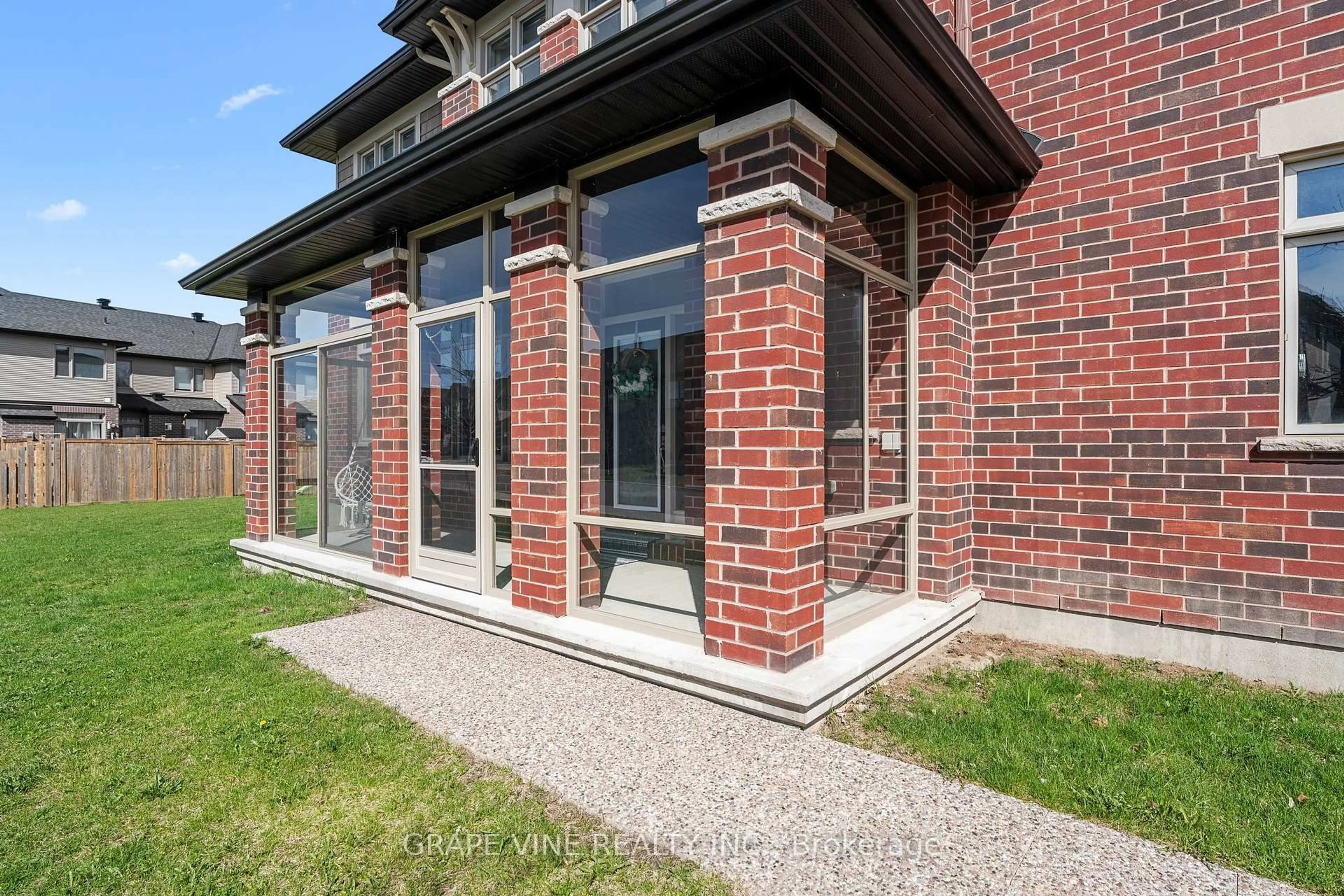 Home with brick exterior material, building for 535 Rowers Way, Ottawa Ontario K1X 0C6