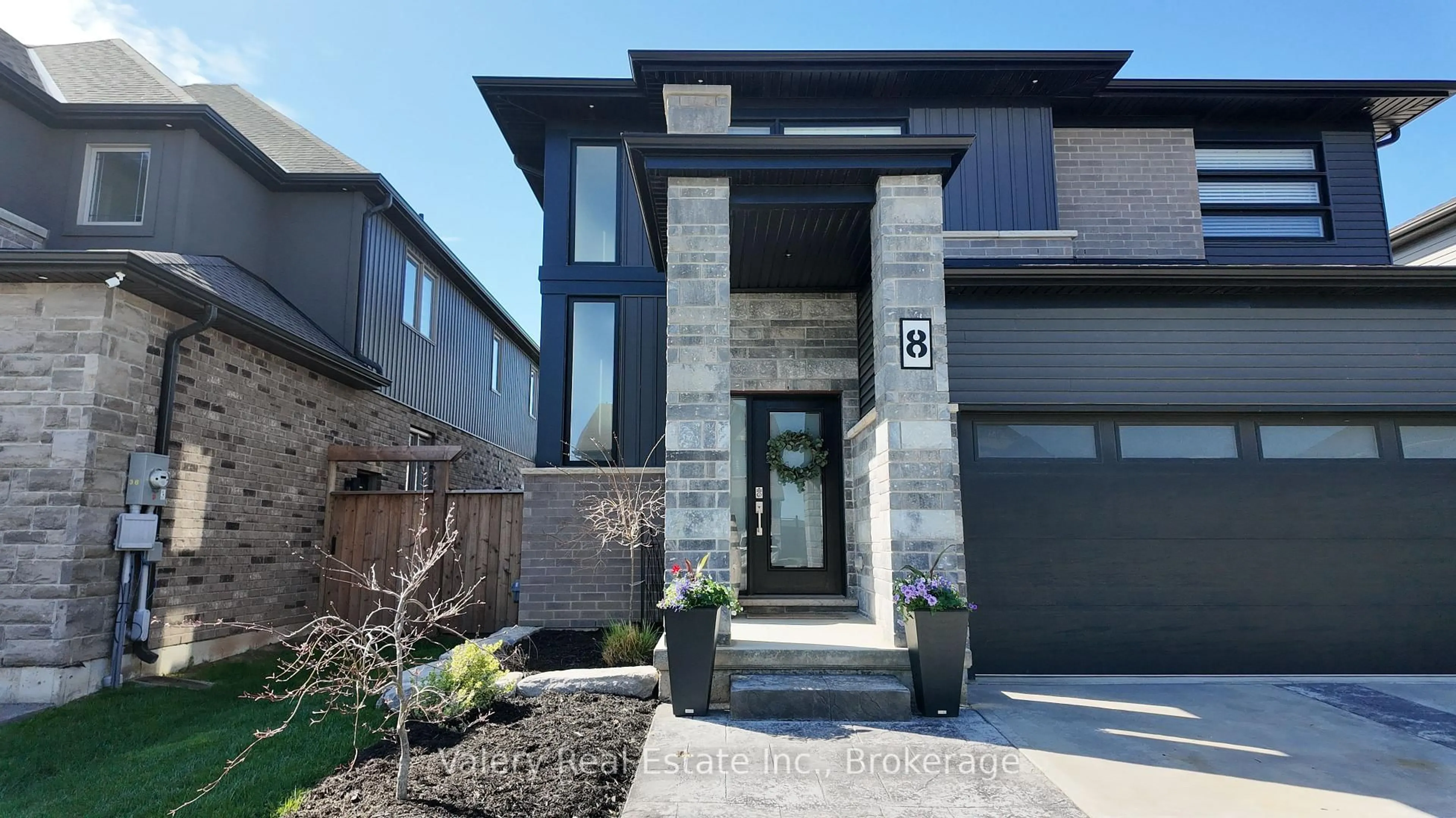 Home with brick exterior material, street for 8 Myrtle St, Pelham Ontario L0S 1E6