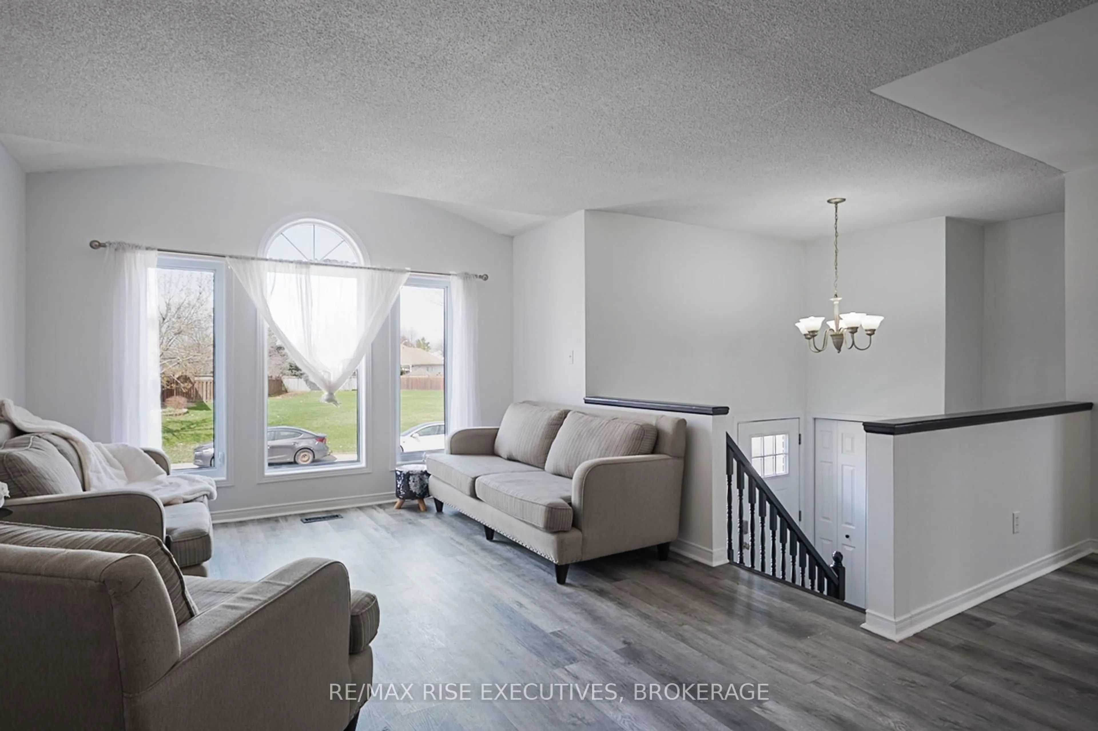 Living room with furniture, unknown for 663 Barnsley Cres, Kingston Ontario K7M 8X4