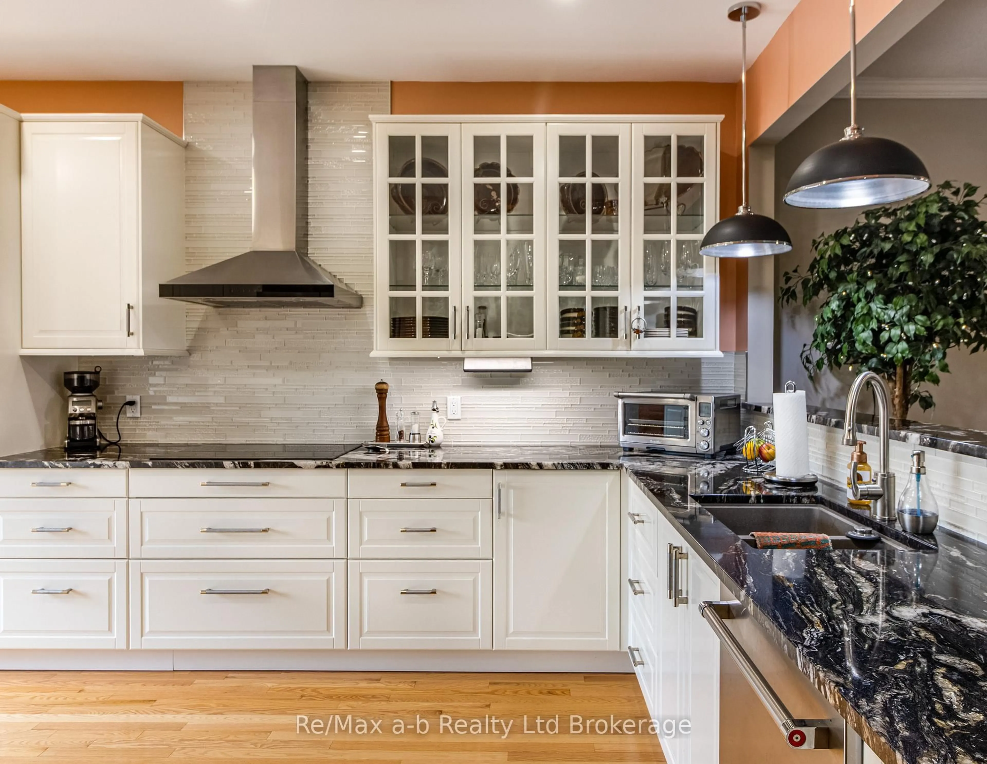 Contemporary kitchen, unknown for 521 Nova Scotia Crt #14, Woodstock Ontario N4S 8Z3