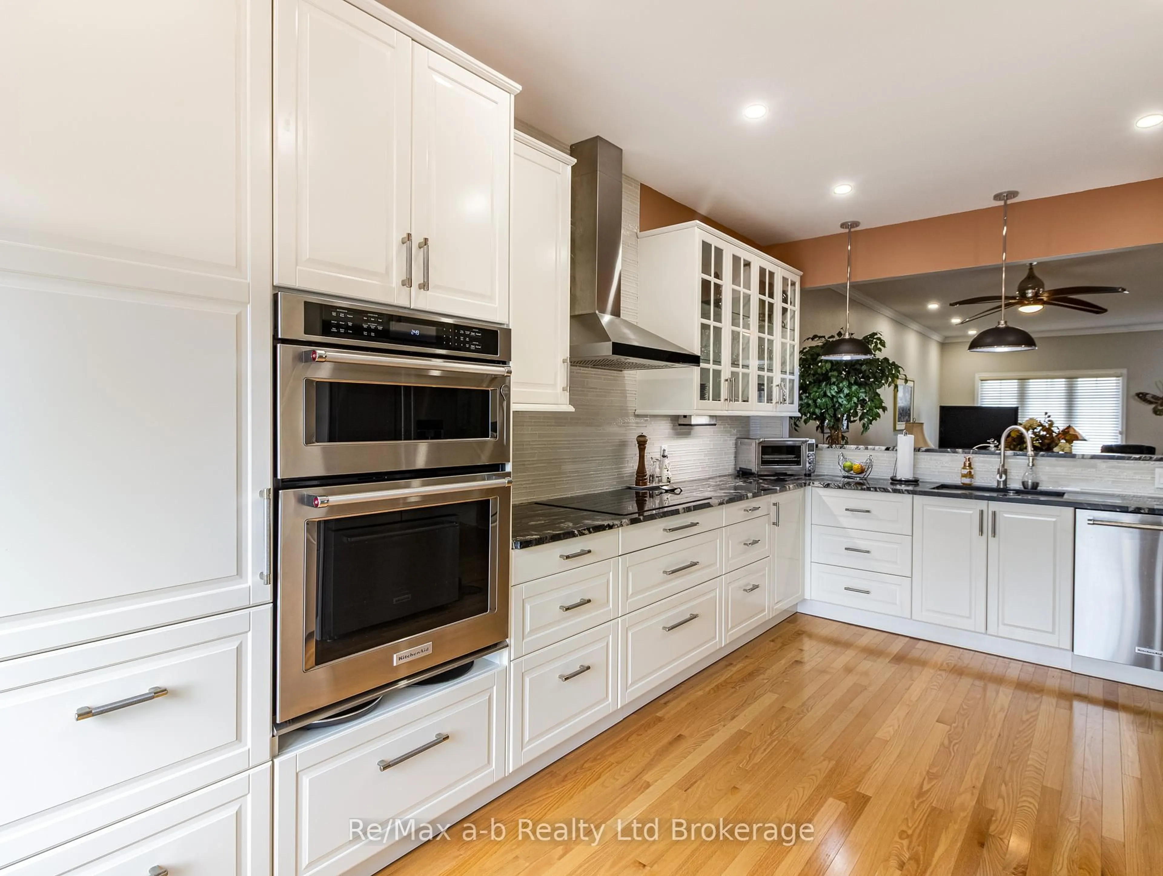 Contemporary kitchen, unknown for 521 Nova Scotia Crt #14, Woodstock Ontario N4S 8Z3