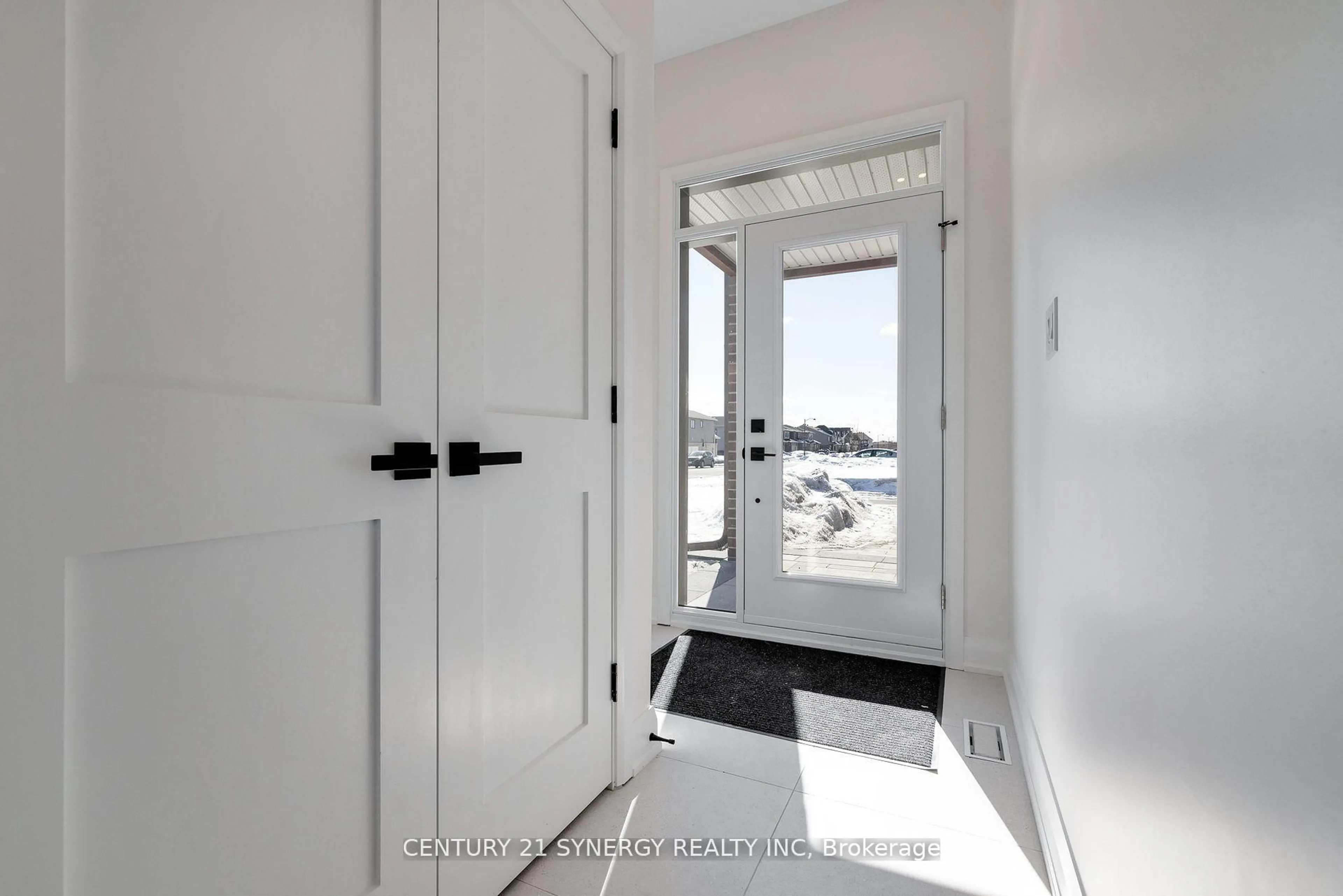 Indoor entryway for 202 Angelonia Cres, Ottawa Ontario K1T 0Y4