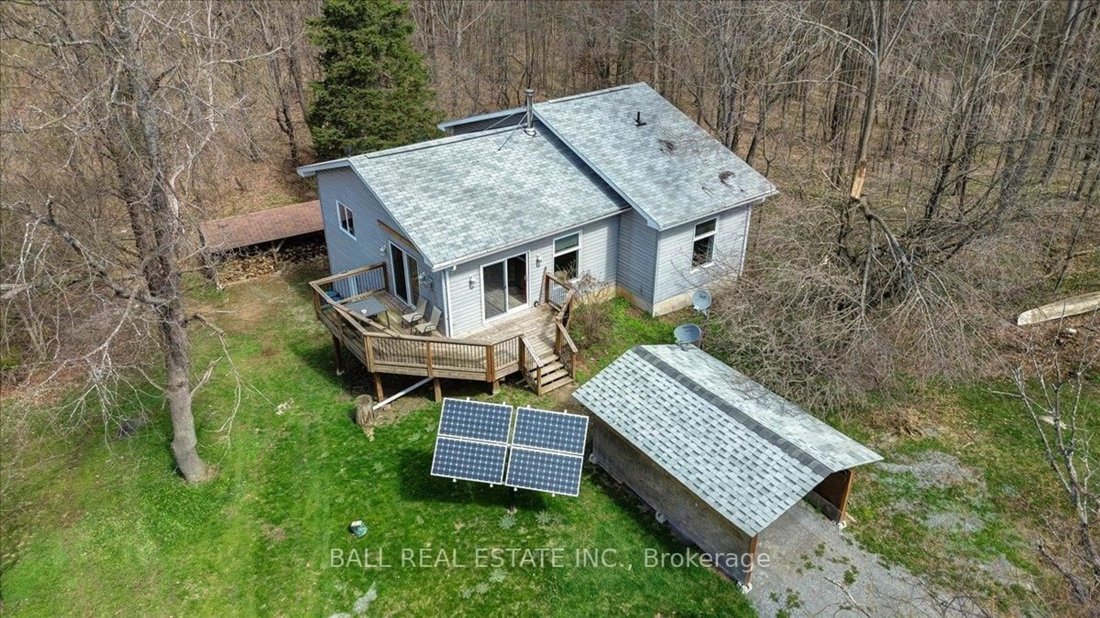 A pic from outside/outdoor area/front of a property/back of a property/a pic from drone, building for 61 North Rusaw Rd, North Kawartha Ontario K0L 1A0