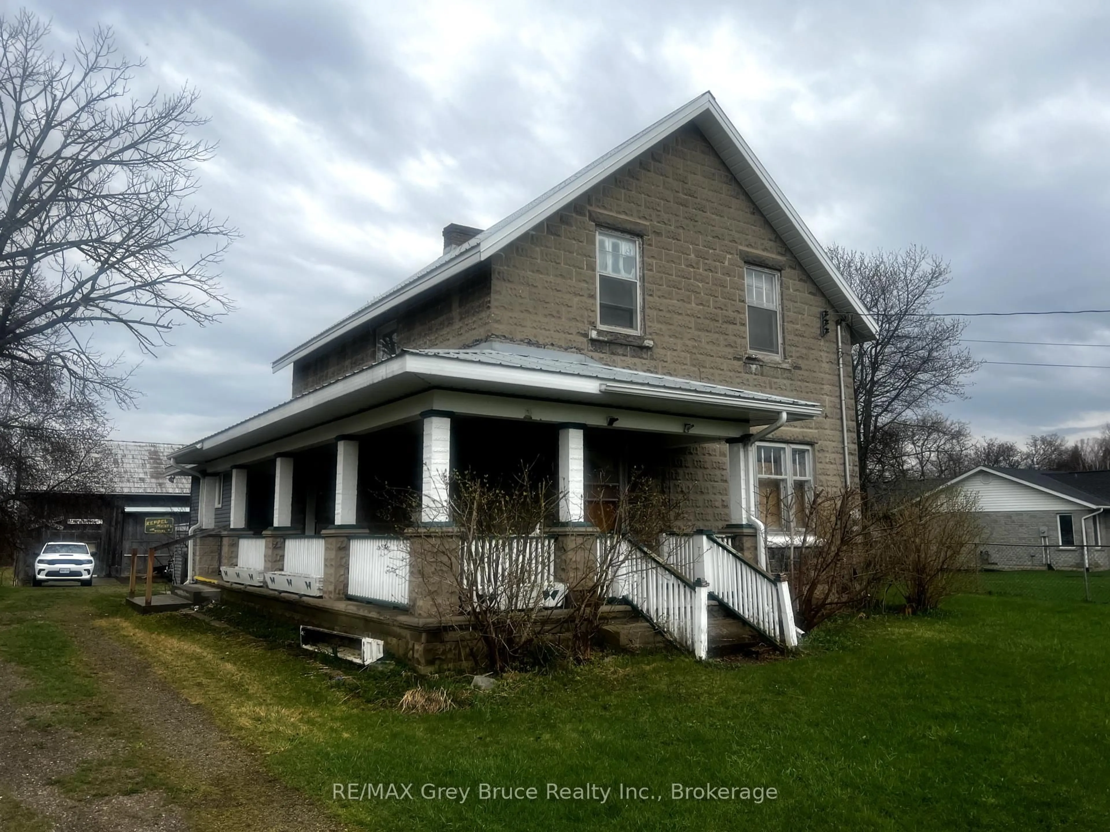 Unknown for 10179 6 Highway, Georgian Bluffs Ontario N0H 2T0