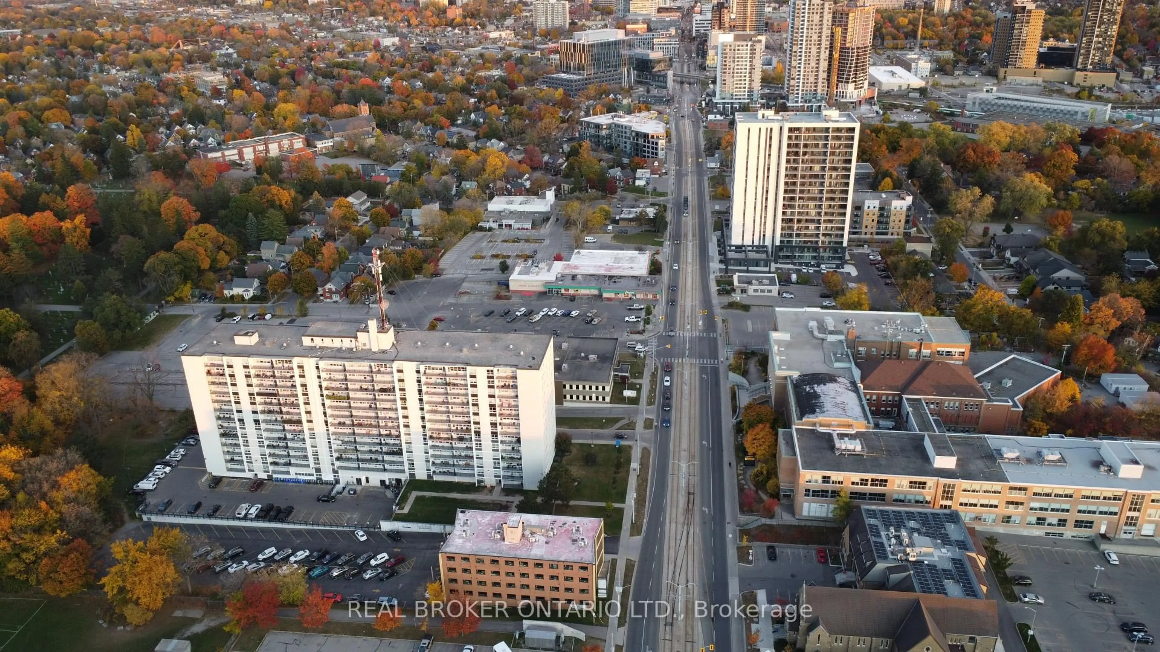 A pic from outside/outdoor area/front of a property/back of a property/a pic from drone, city buildings view from balcony for 824 King St, Kitchener Ontario N2G 1G1