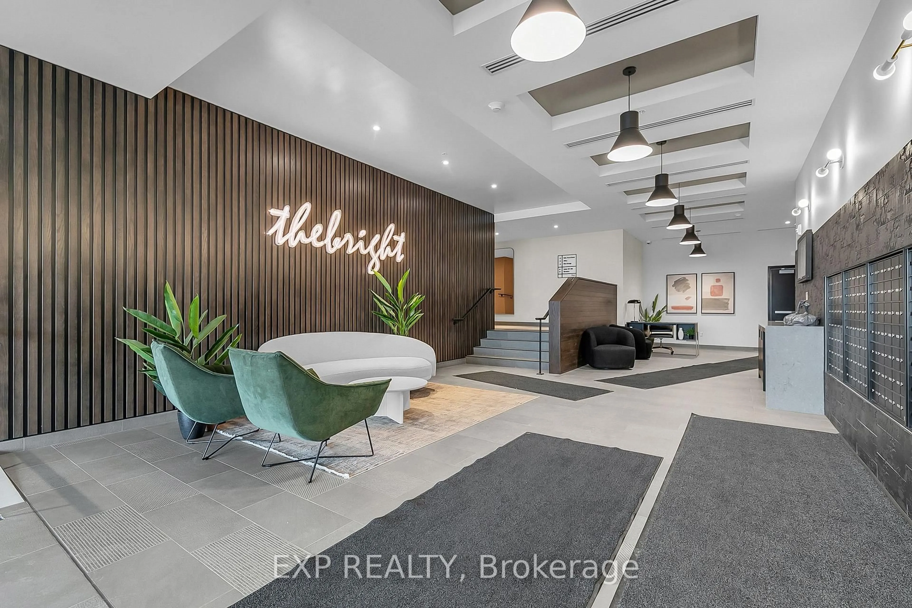Unknown for 741 King St #102, Kitchener Ontario N2H 1E5