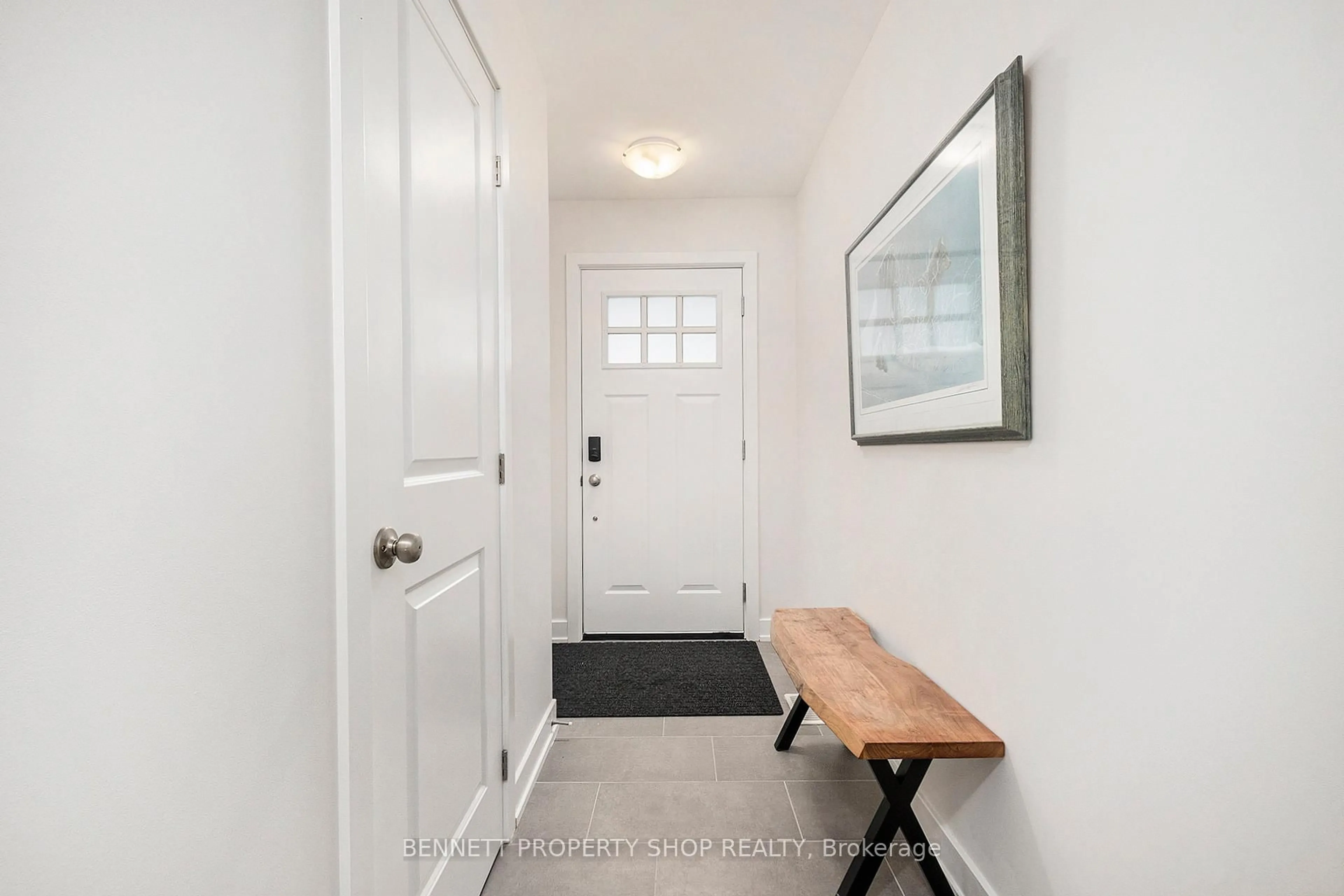Indoor entryway for 63 Whitcomb Cres, Smiths Falls Ontario K7A 0C2