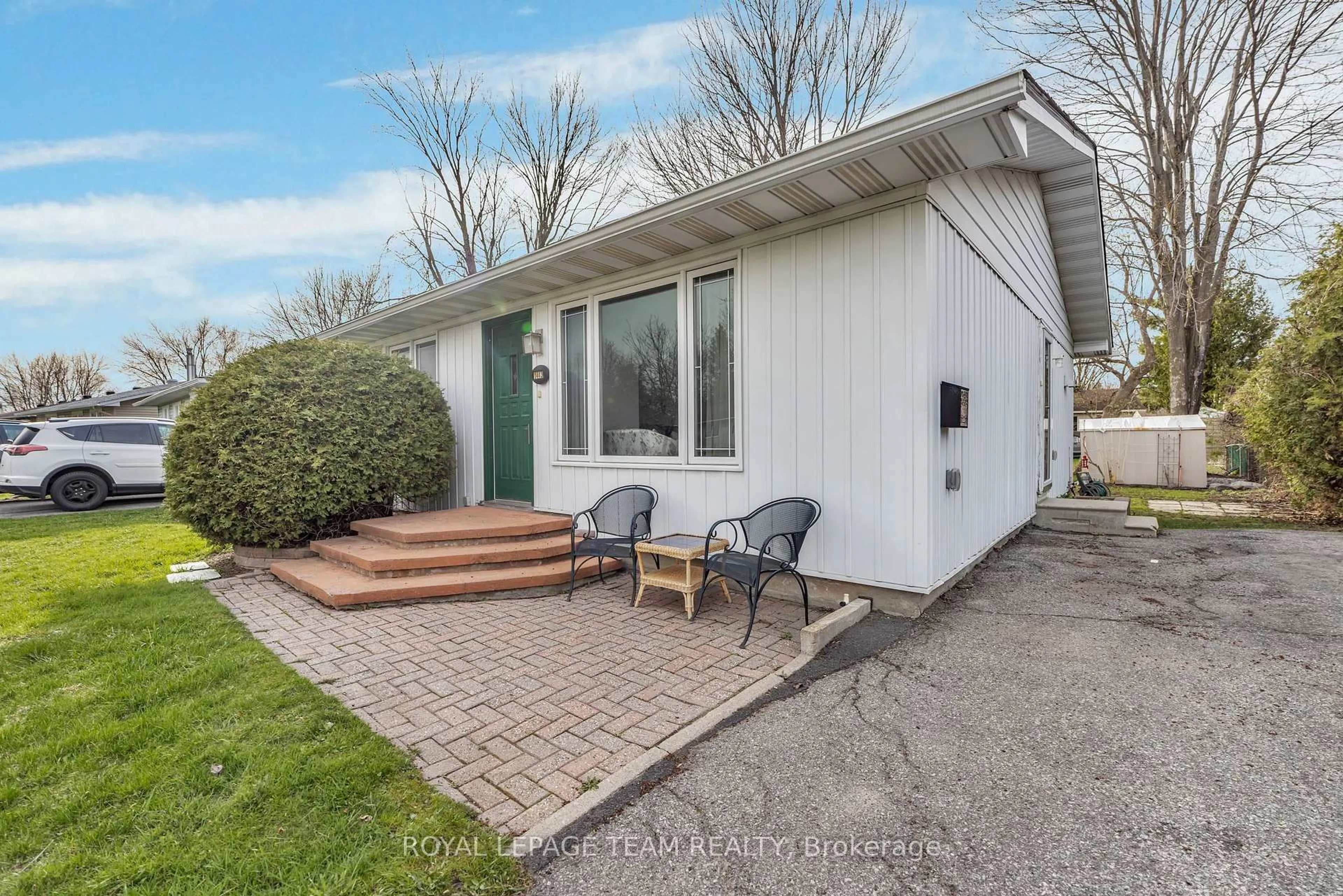 Unknown for 1443 Rainbow Cres, Ottawa Ontario K1J 8E3