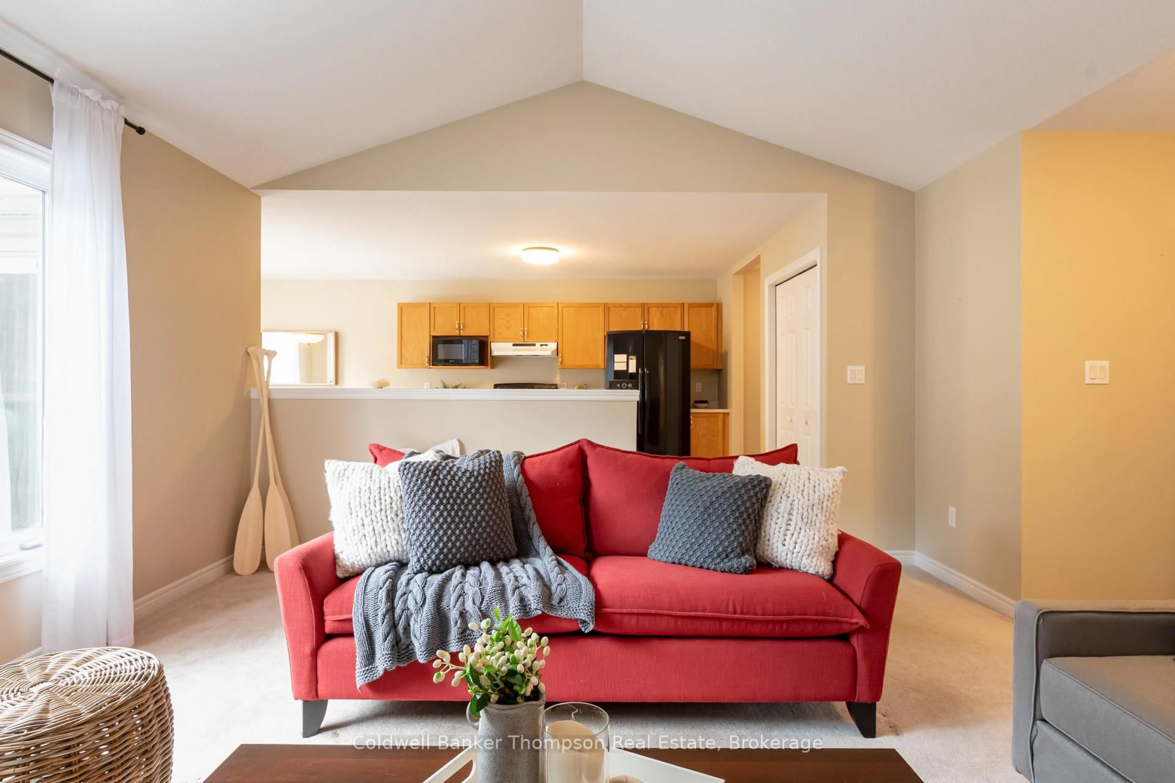 Living room with furniture, unknown for 28 KIRBYS Way, Huntsville Ontario P1H 2M5