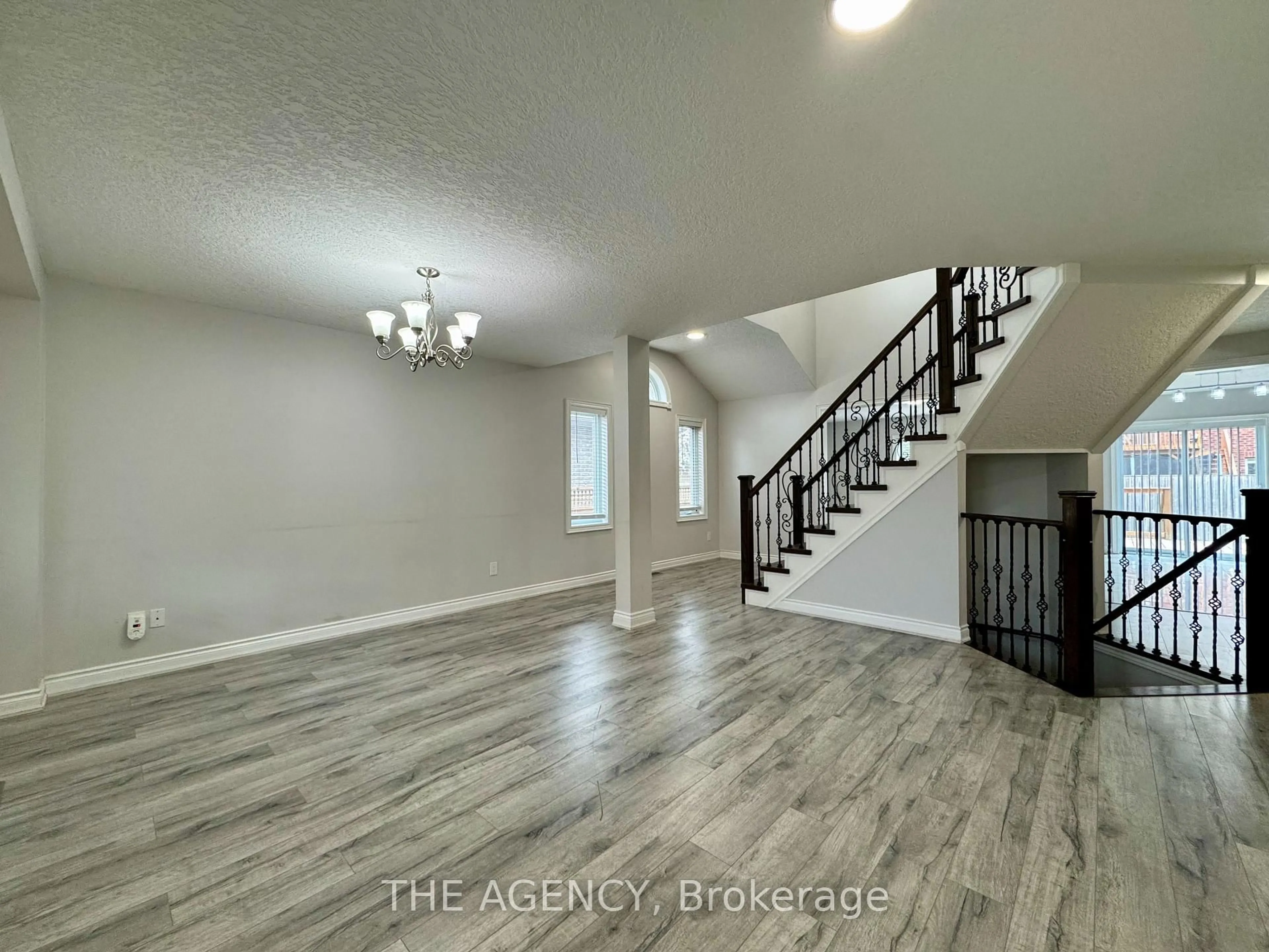 Unknown for 687 Spitfire St, Woodstock Ontario N4T 0B1