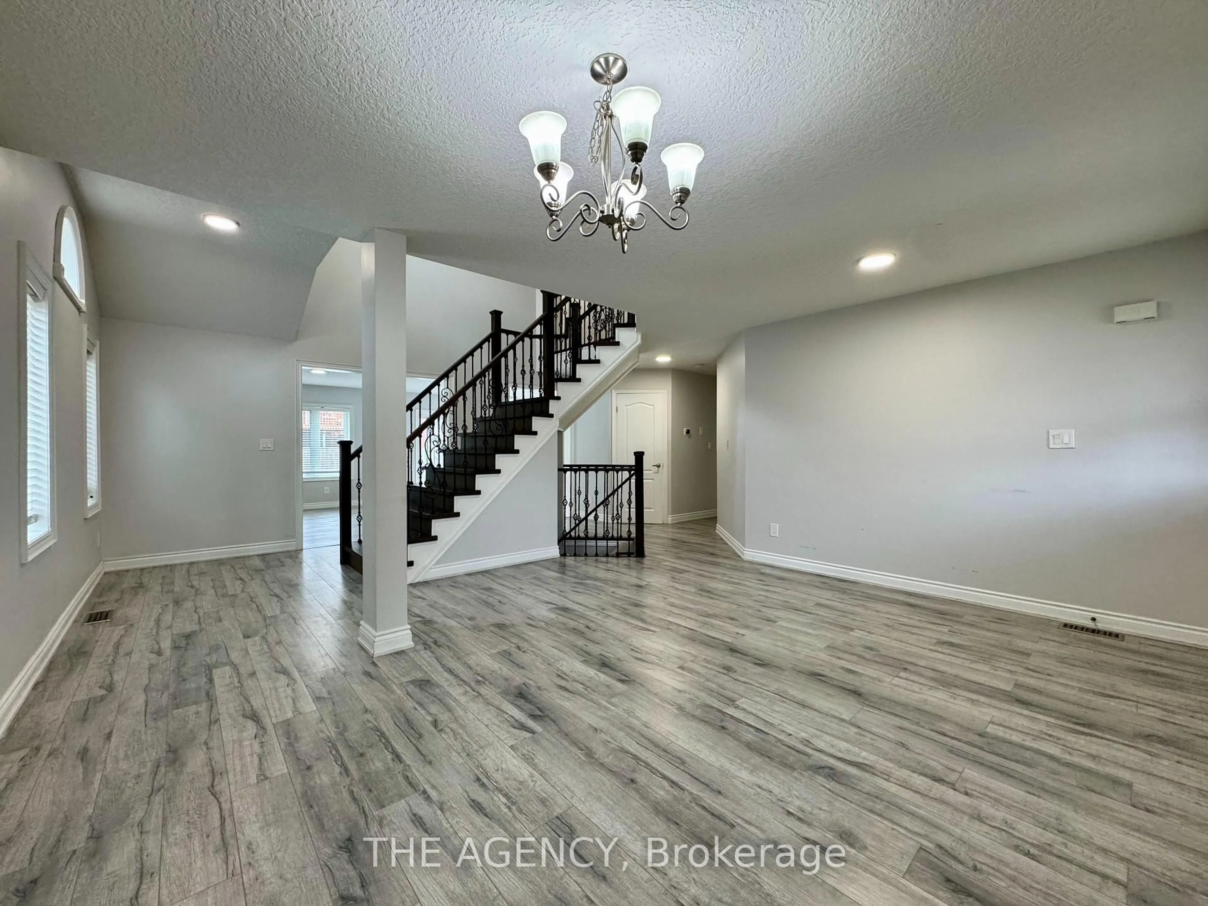 Unknown for 687 Spitfire St, Woodstock Ontario N4T 0B1