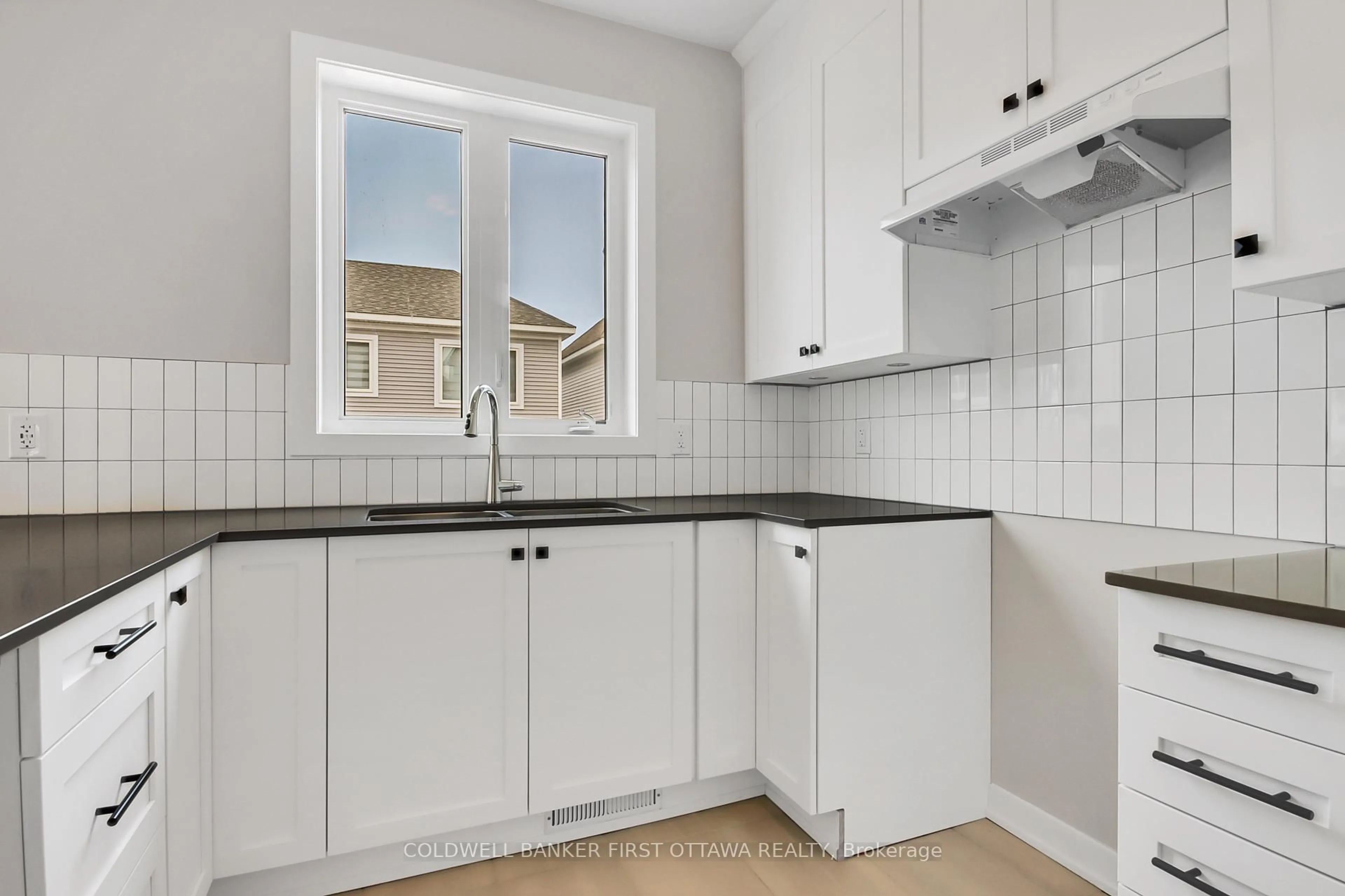 Standard kitchen, ceramic/tile floor for 117 Rugosa St, Kars Ontario K0A 2E0
