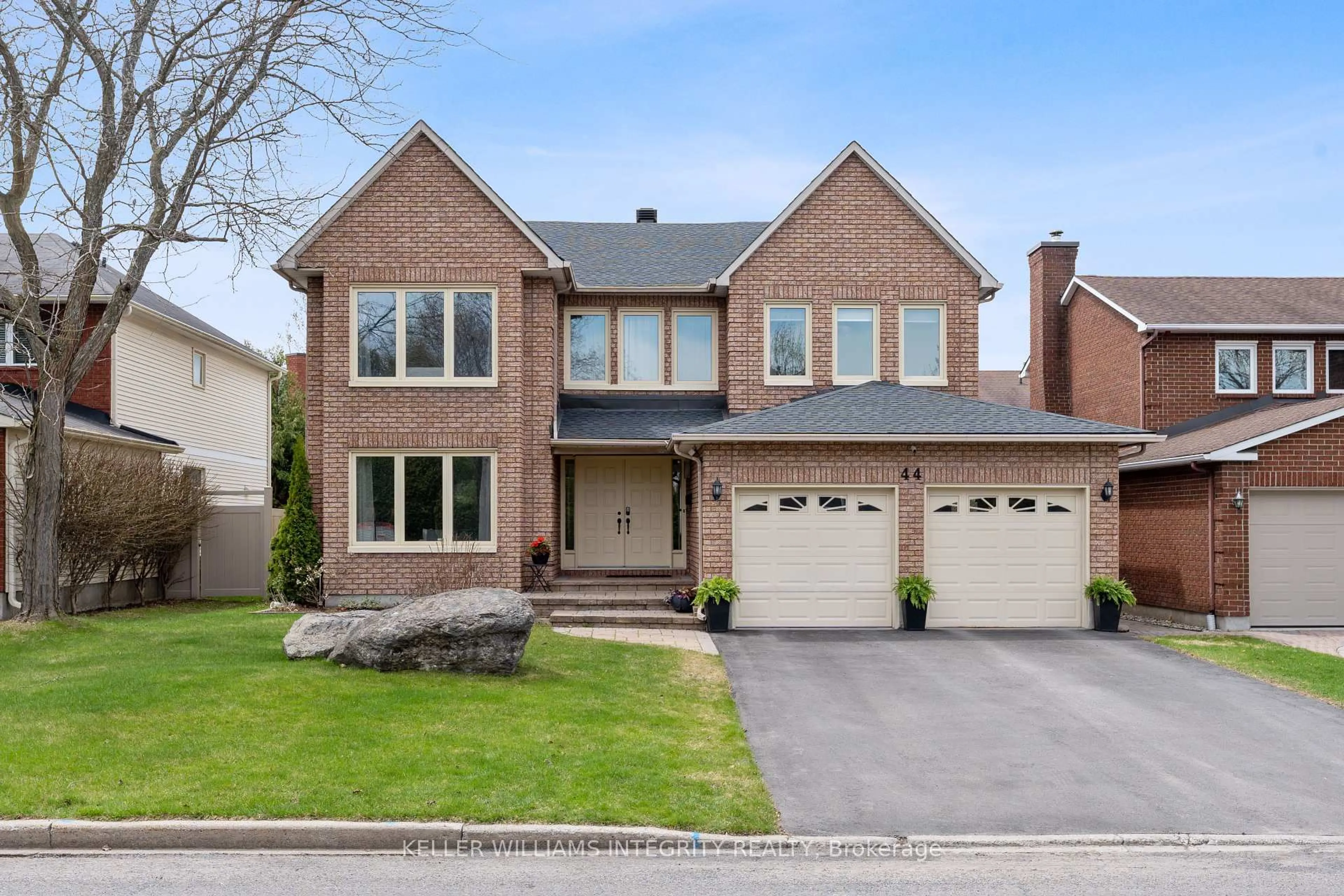 Home with brick exterior material, street for 44 Fardon Way, Ottawa Ontario K1G 4N4