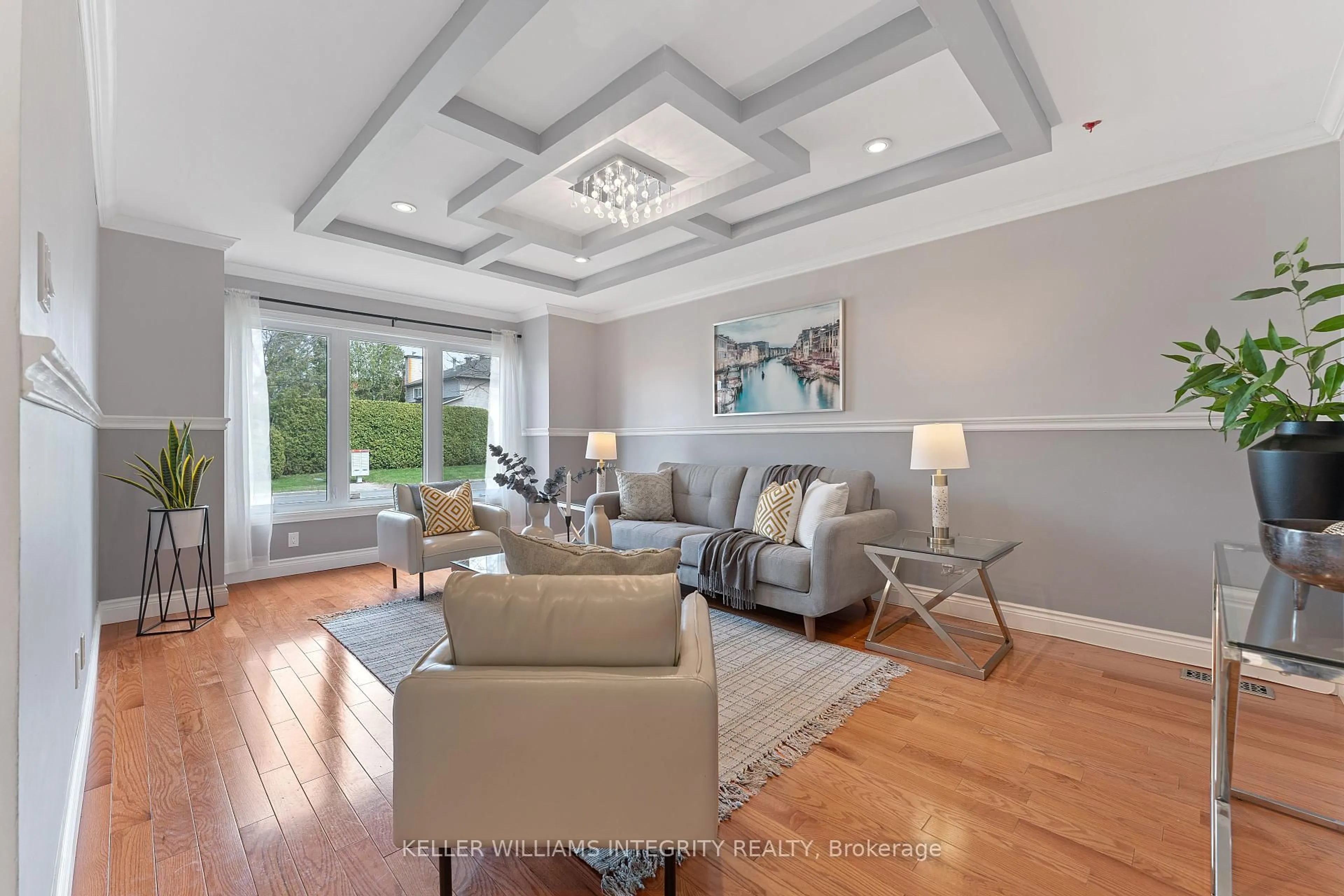 Living room with furniture, unknown for 44 Fardon Way, Ottawa Ontario K1G 4N4
