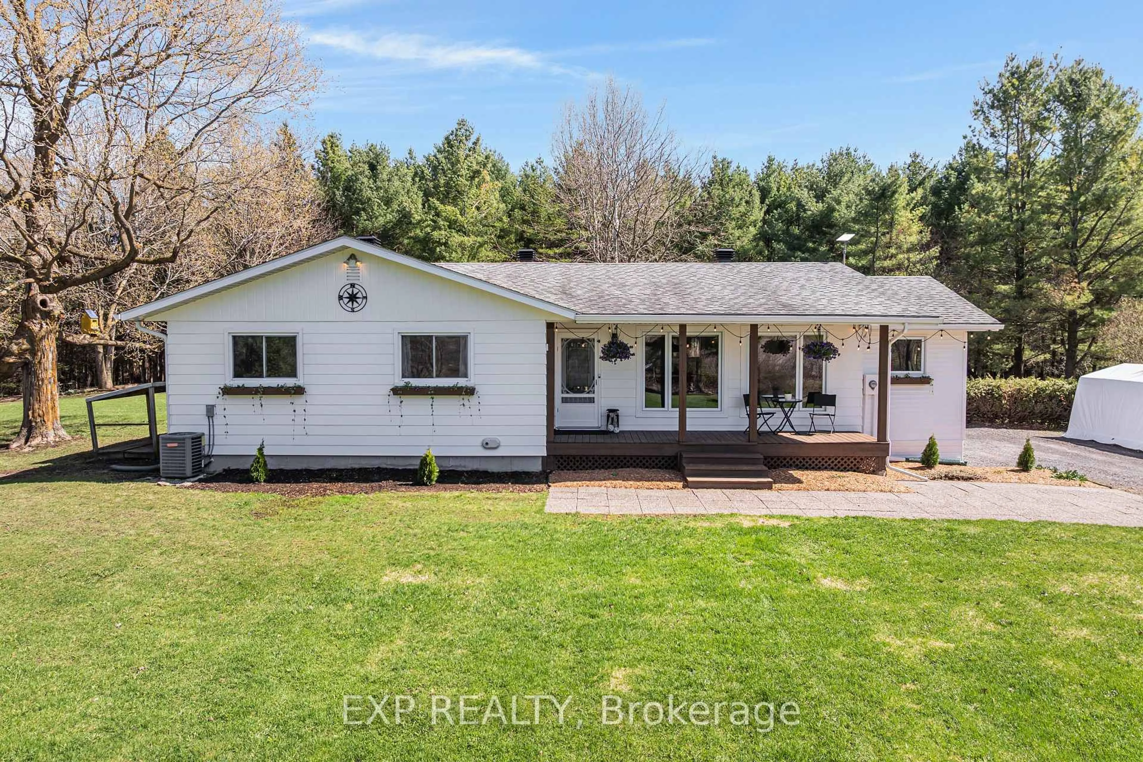 A pic from outside/outdoor area/front of a property/back of a property/a pic from drone, unknown for 21680 Seven Hills Rd, North Glengarry Ontario K0B 1R0