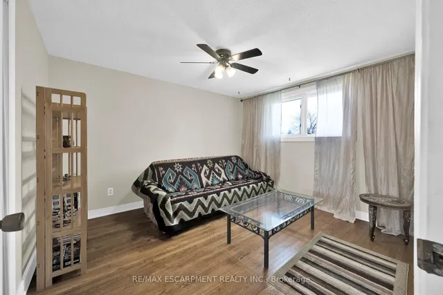 Additional property image - 2 PAR Pl
