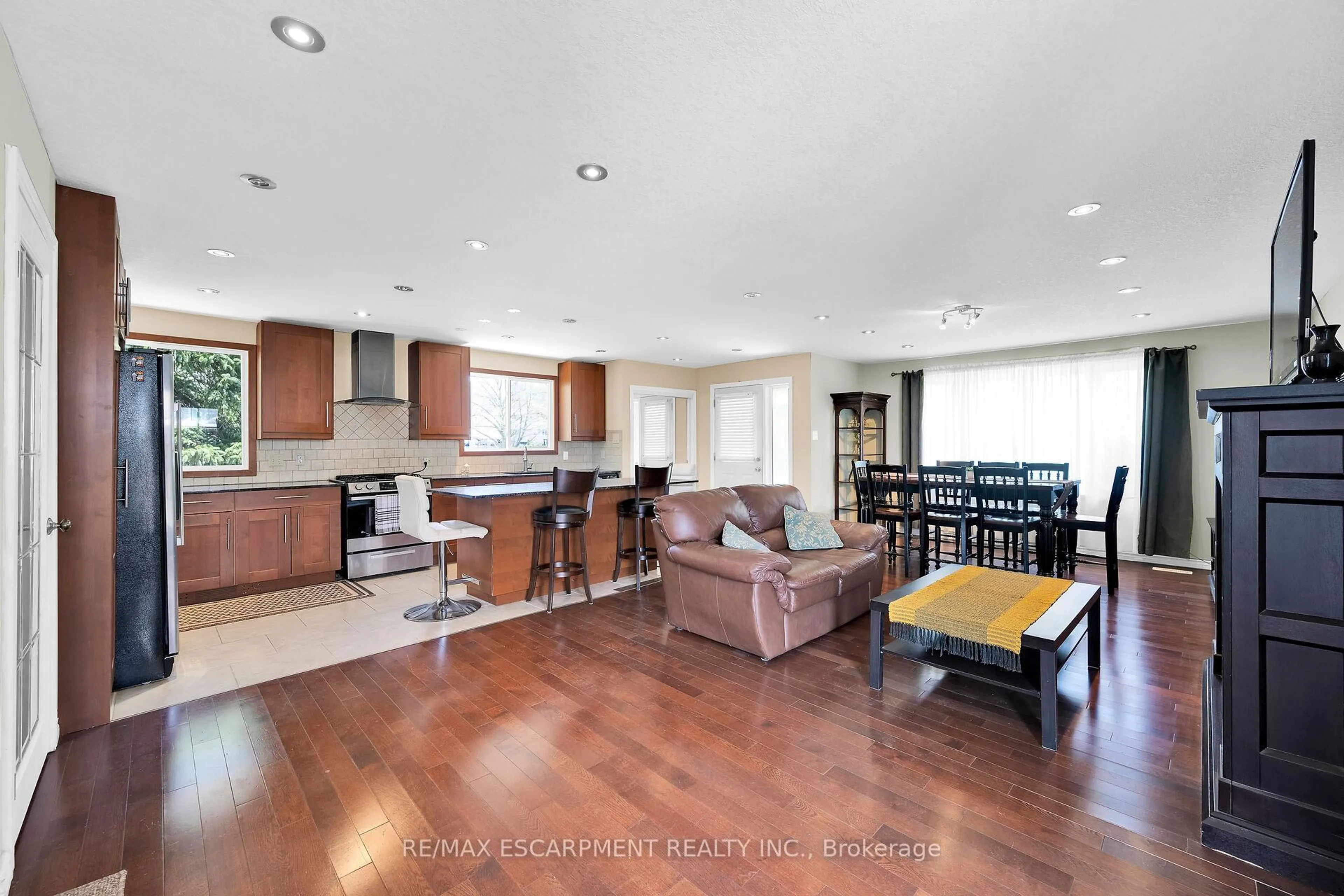 Open concept kitchen, unknown for 2 PAR Pl, Hamilton Ontario L8K 5V9