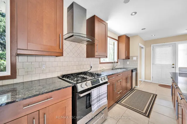 Additional property image - 2 PAR Pl