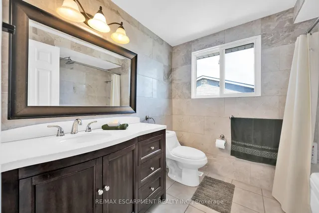 Additional property image - 2 PAR Pl