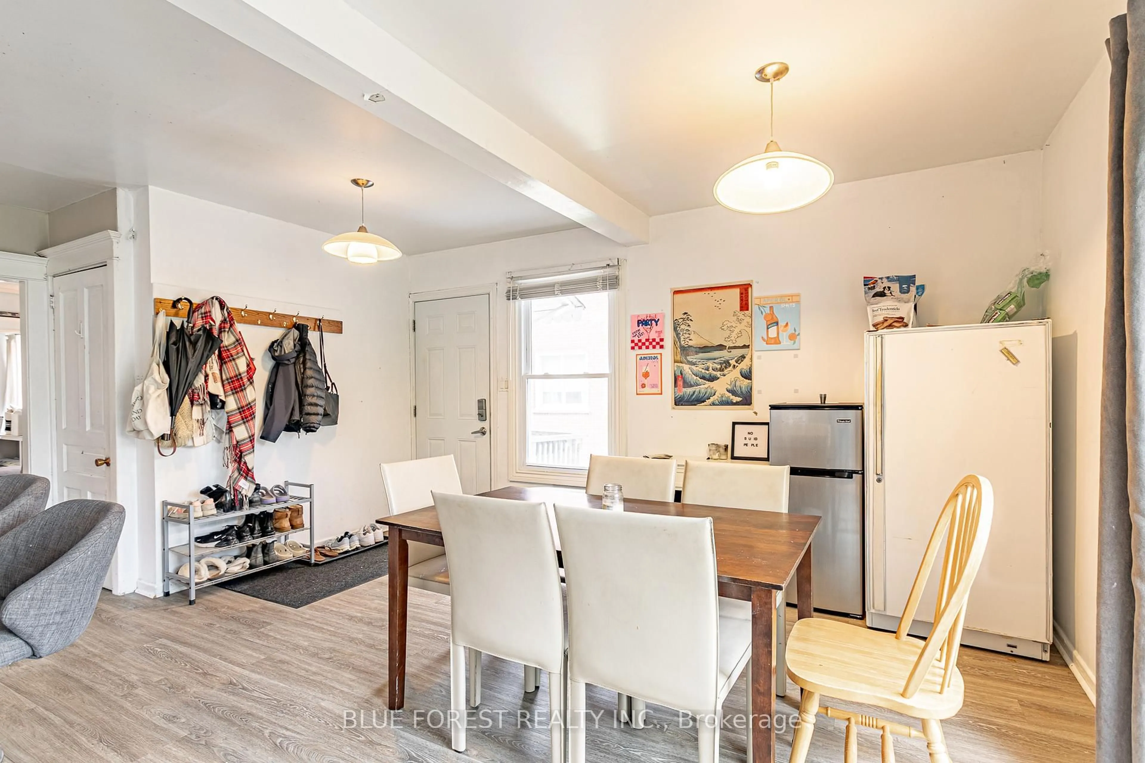 Dining room, wood/laminate floor for 232 Bernard Ave, London East Ontario N6A 2M8