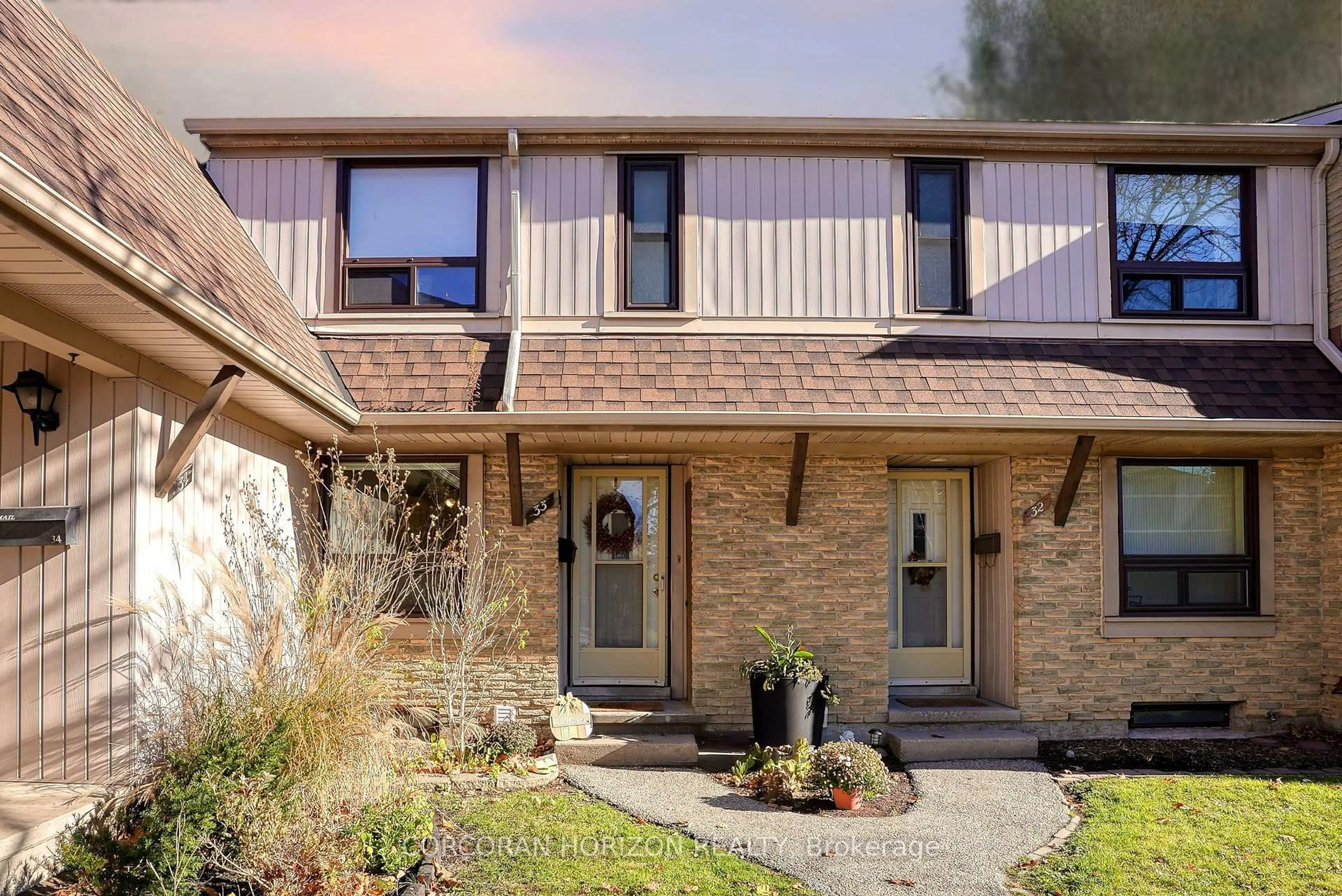 Home with brick exterior material, street for 280 Thaler Ave #33, Kitchener Ontario N2A 1R6