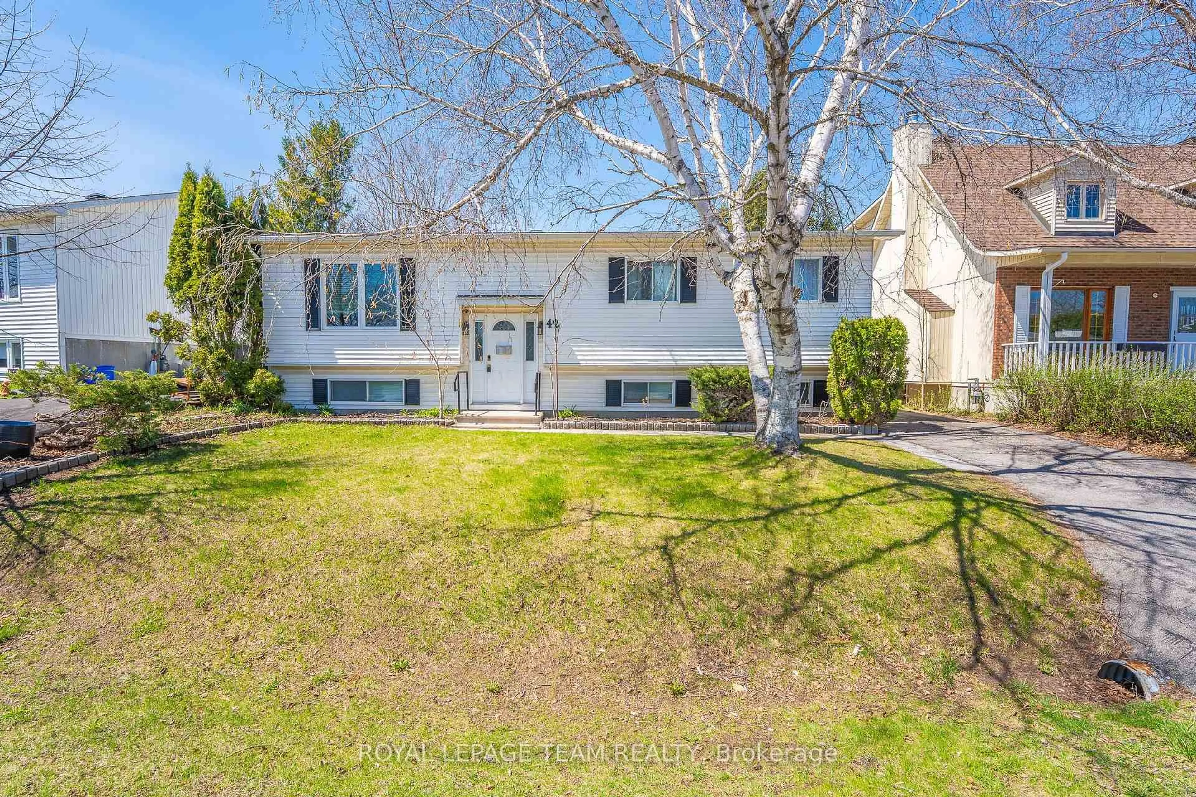 A pic from outside/outdoor area/front of a property/back of a property/a pic from drone, street for 42 Poole Creek Cres, Ottawa Ontario K2S 1T7