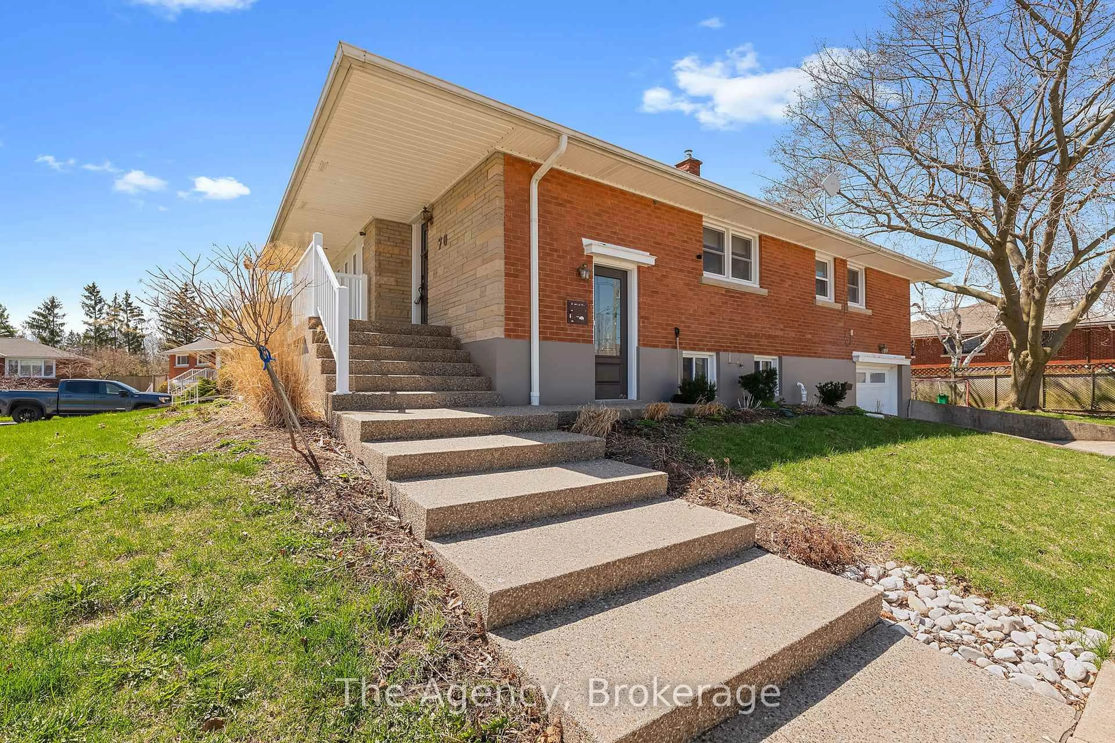 Home with brick exterior material, street for 70 South Cres, Port Colborne Ontario L3K 2X9