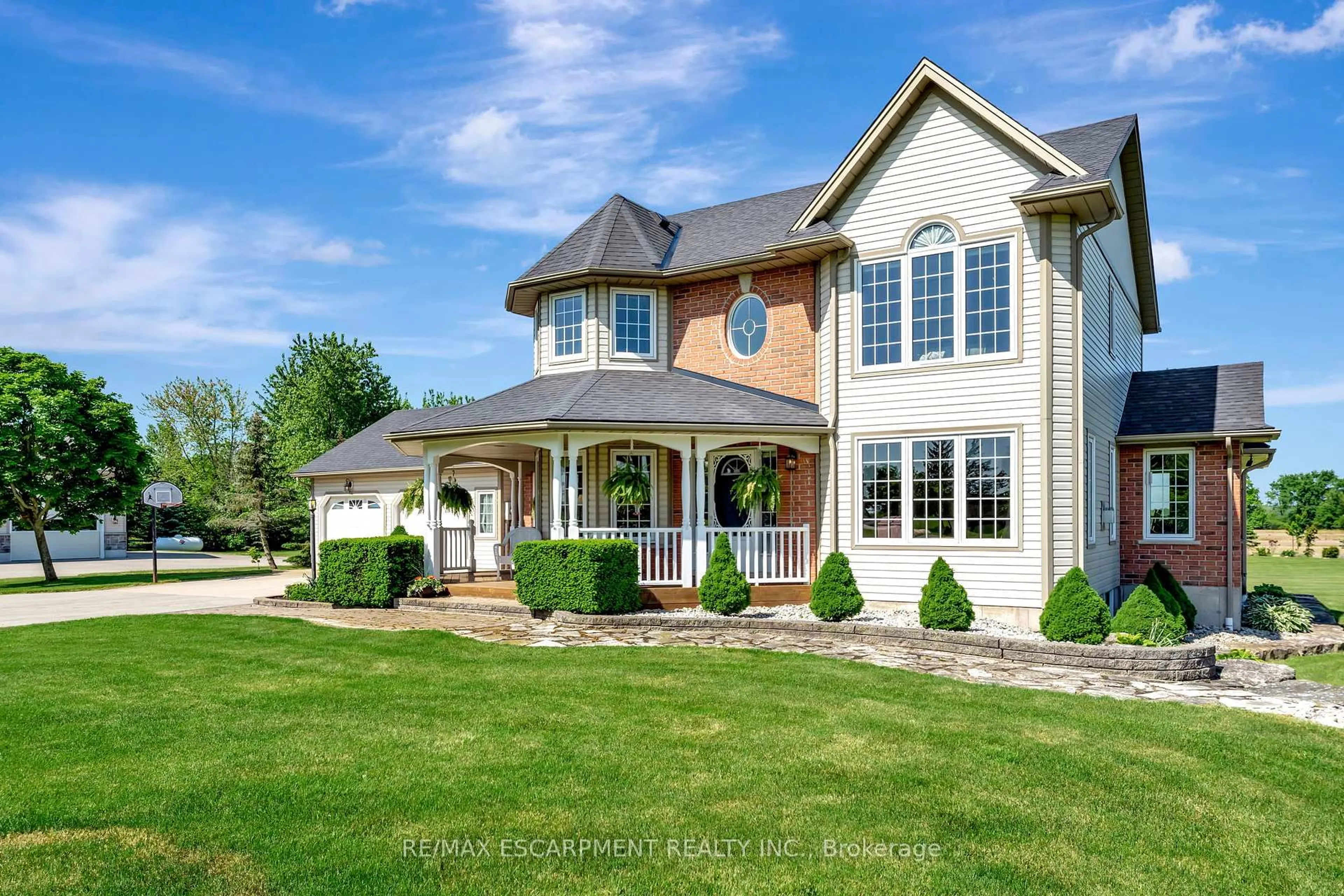 Home with brick exterior material, unknown for 533 Marshall Rd, Haldimand Ontario N1A 2W8