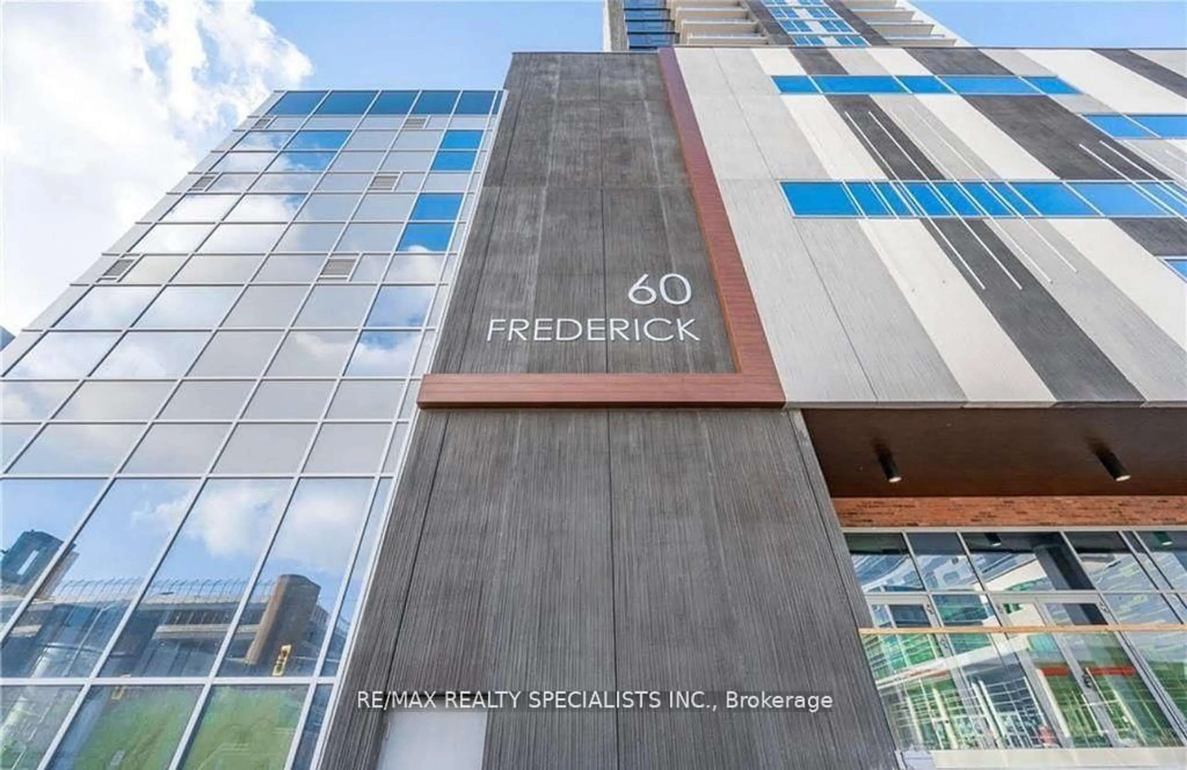 Indoor foyer for 60 Frederick St #3309, Kitchener Ontario N2H 0C7