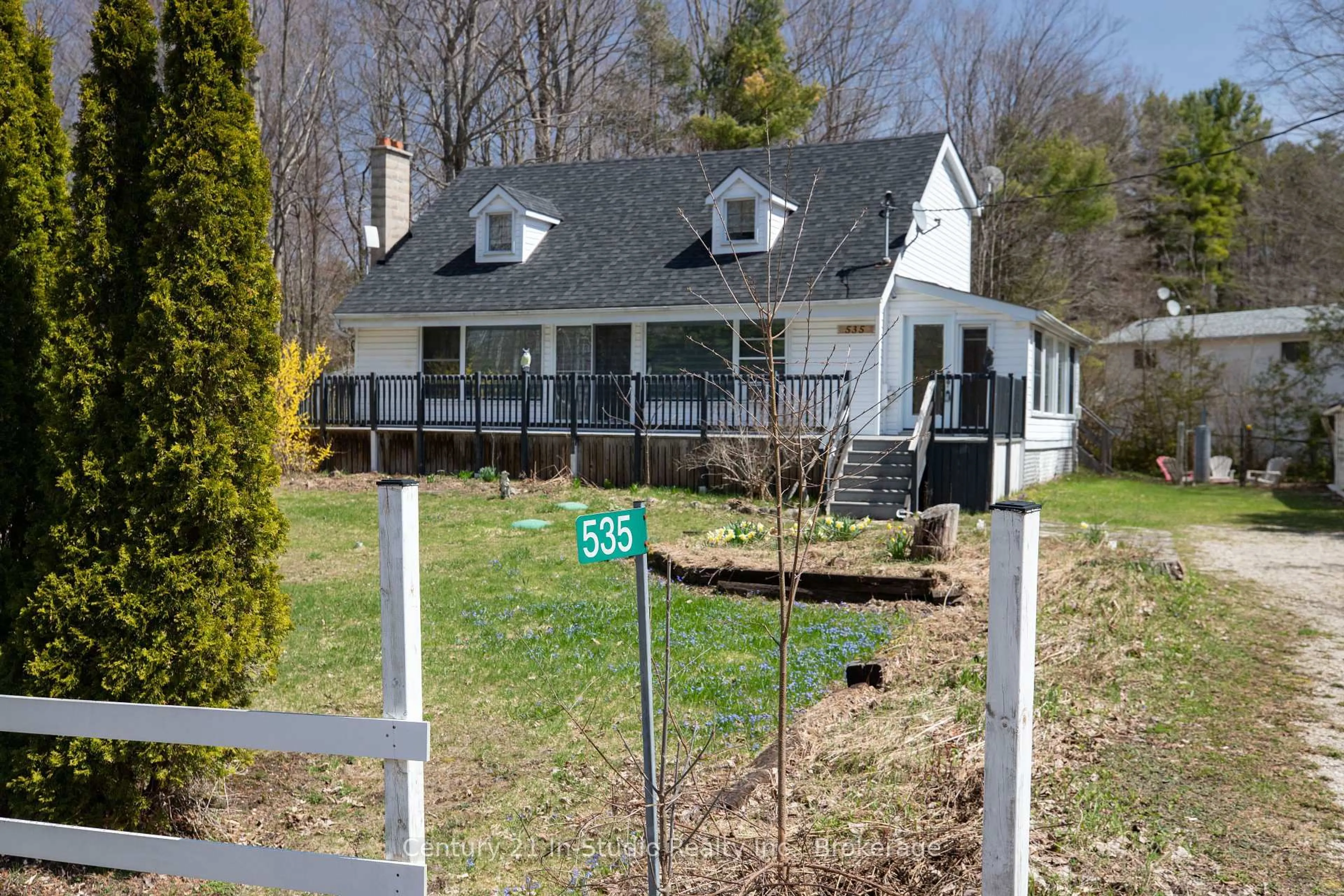 A pic from outside/outdoor area/front of a property/back of a property/a pic from drone, street for 535 D Line, South Bruce Peninsula Ontario N0H 2G0